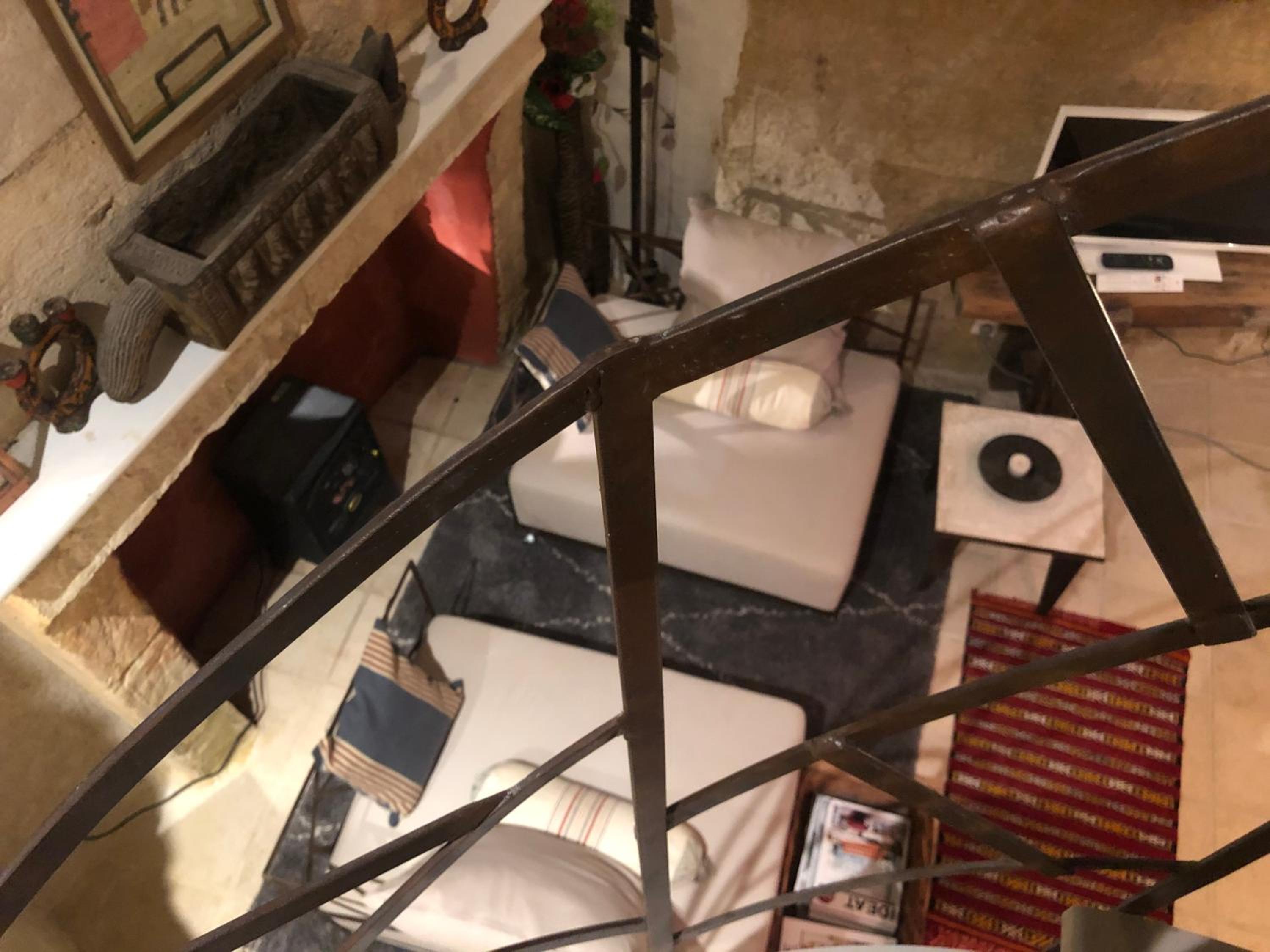 TROGLODYTE LOFT 2 view 4