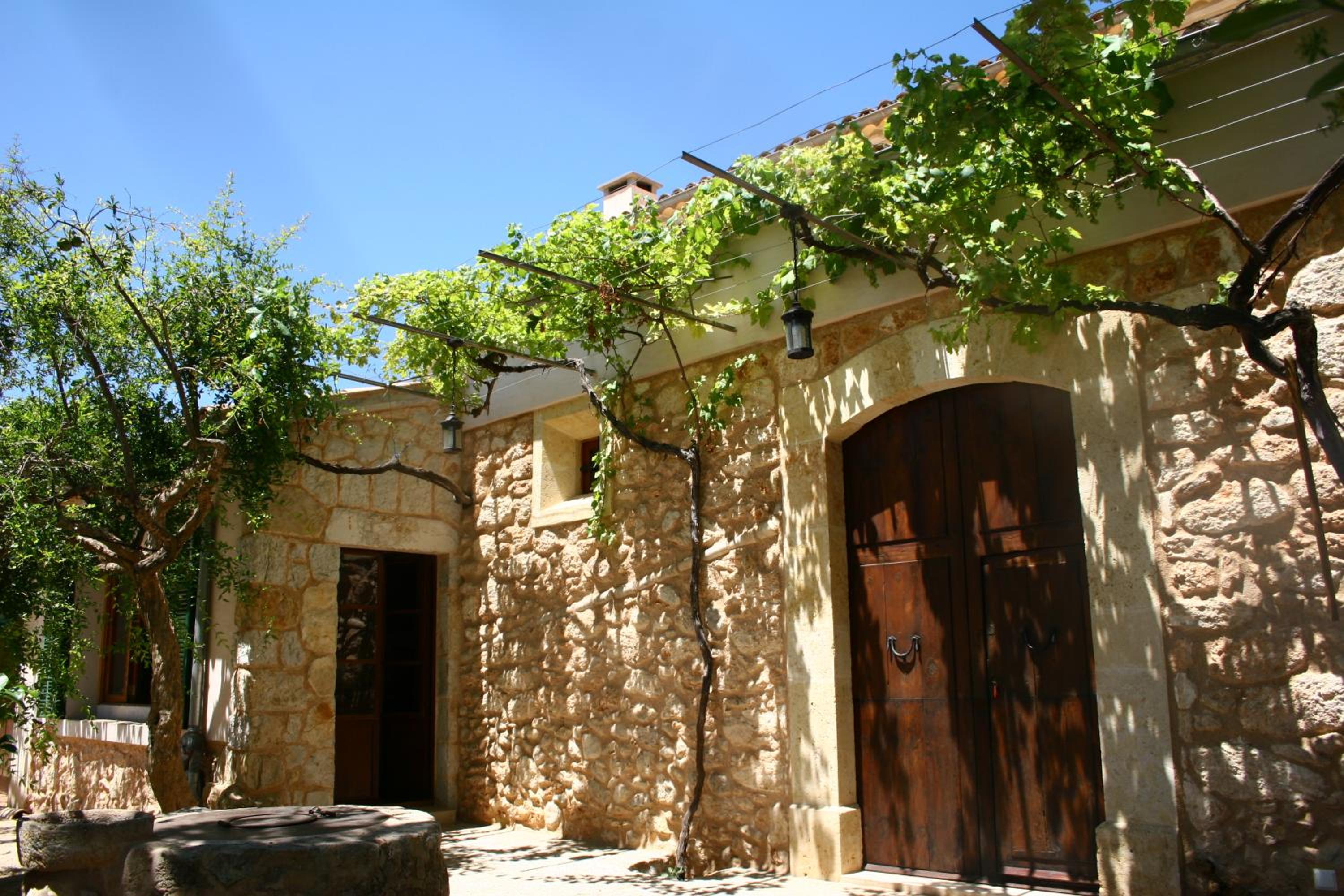 Son Jordi nou, beautiful villa near Alaro big swimming pool, BBQ mountain views 12people view 4
