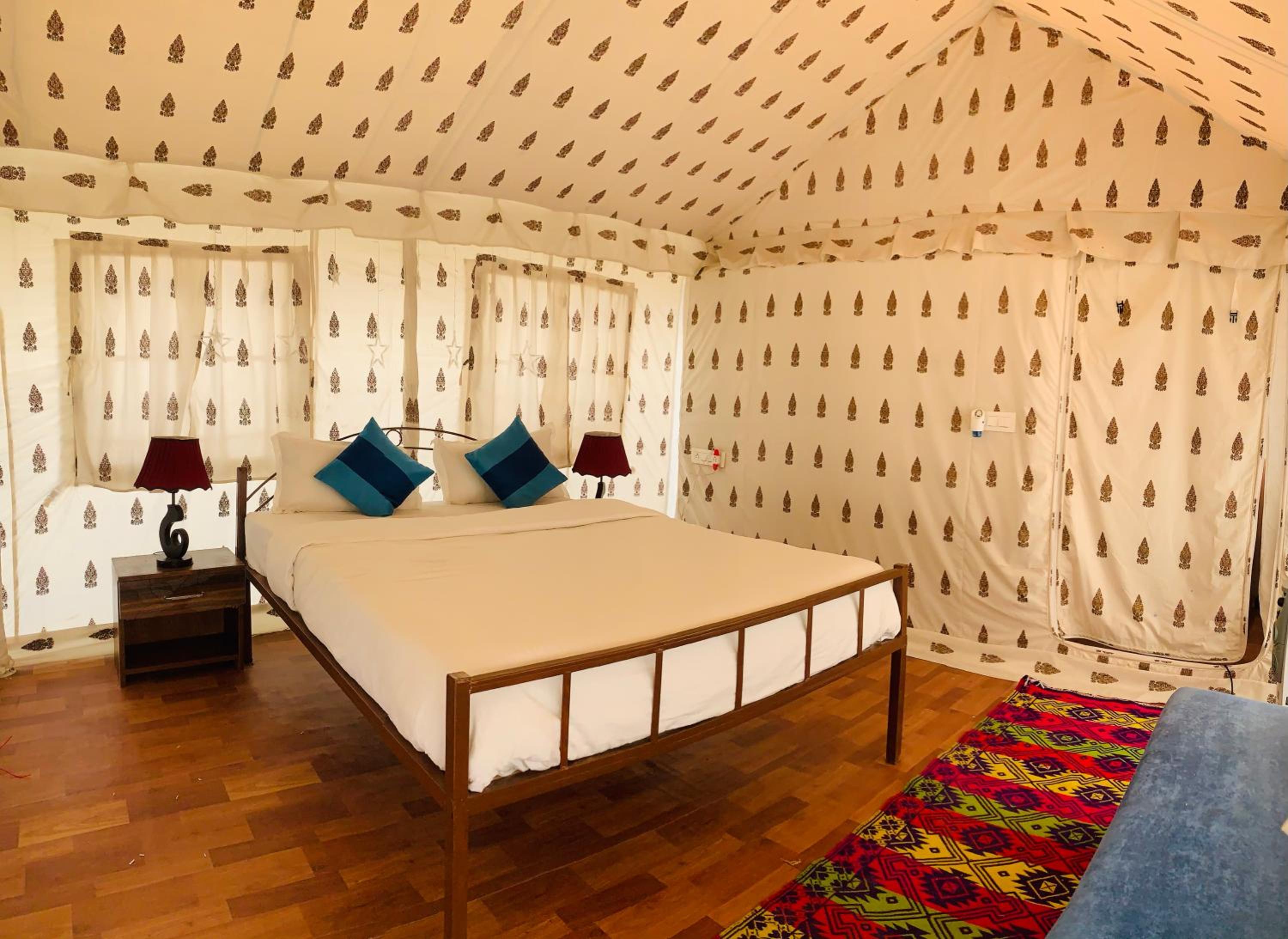 Agra Camps and Resort