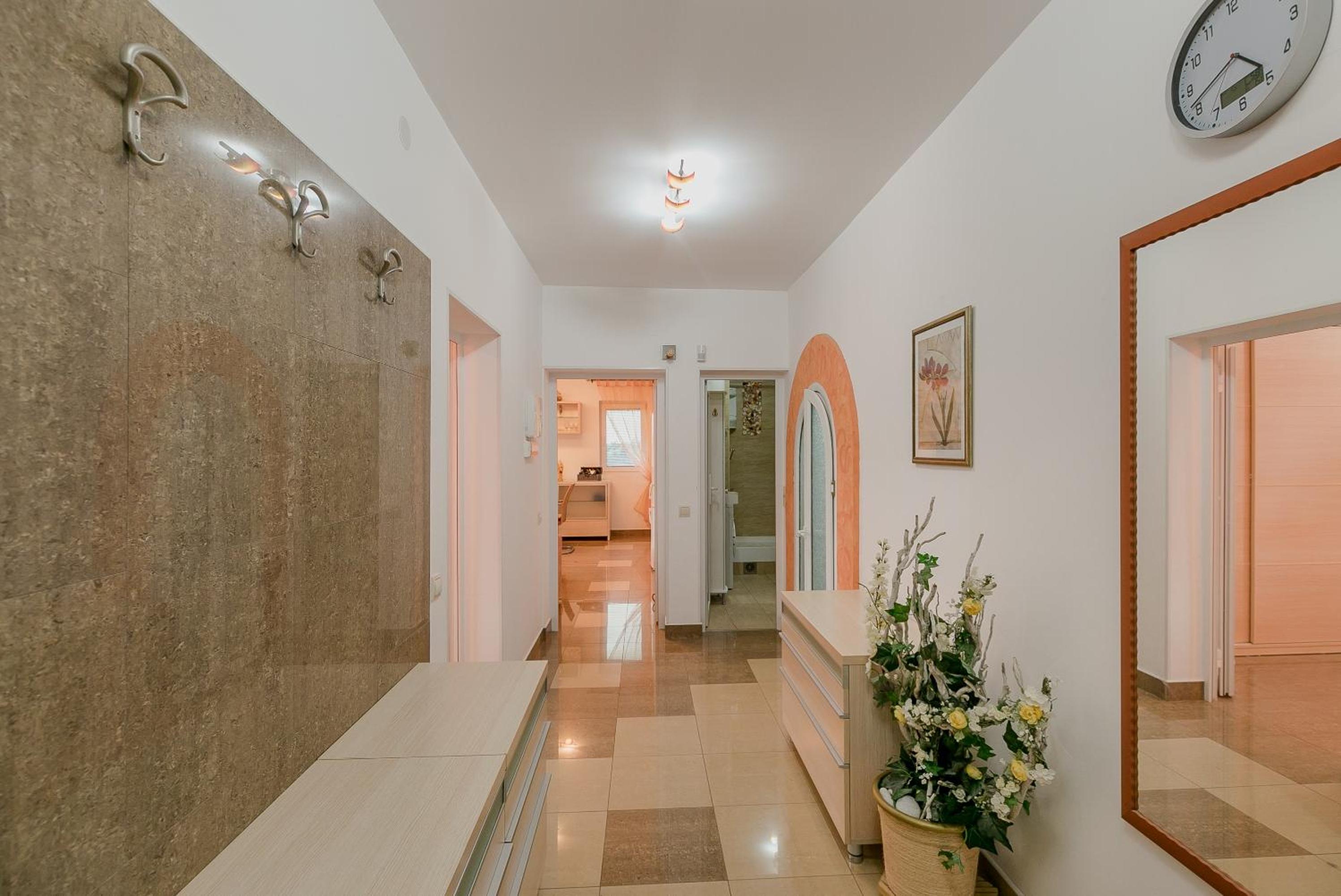 Palm Point Apartment