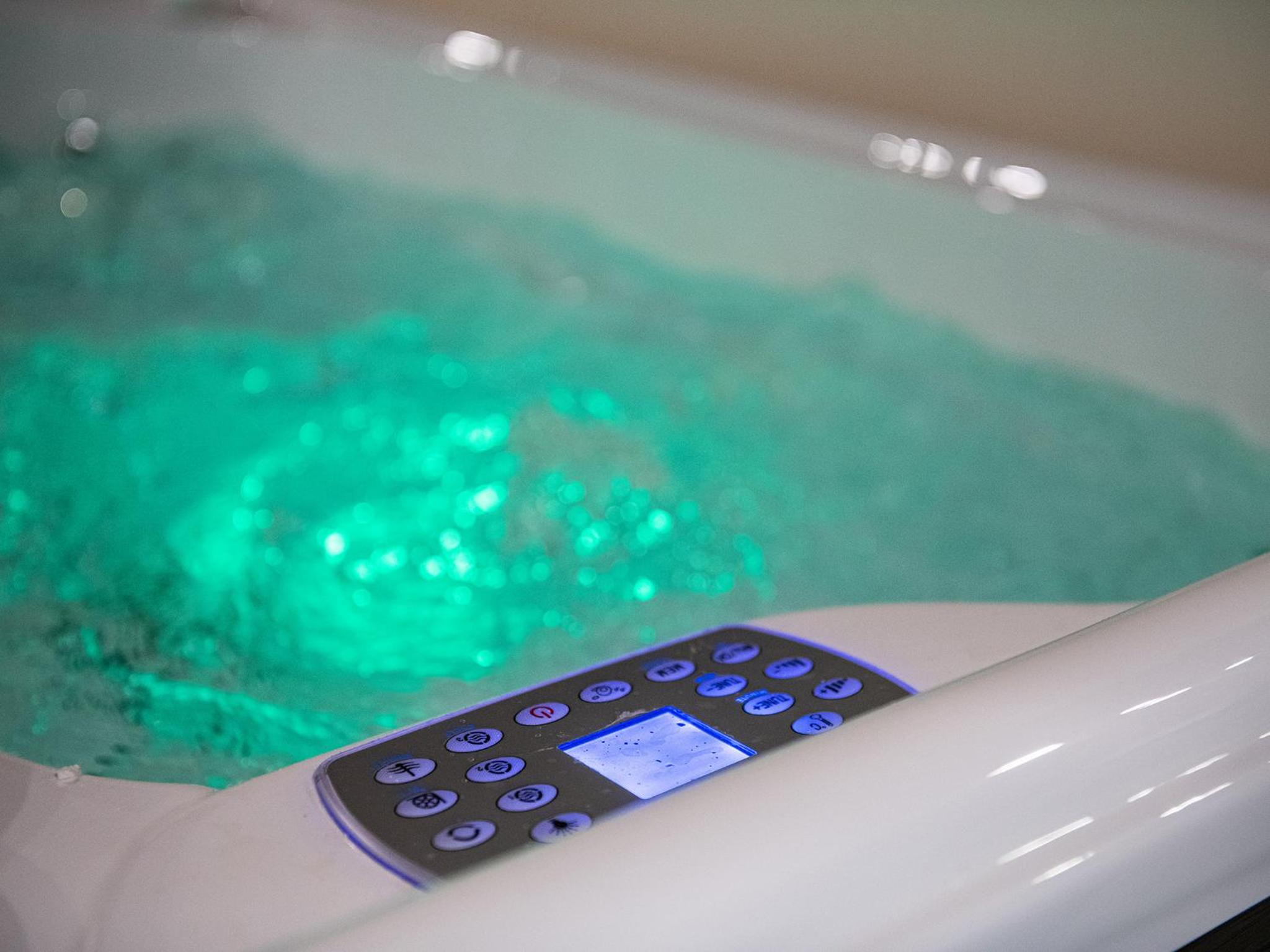 Hotel Aquamarina - Image 1