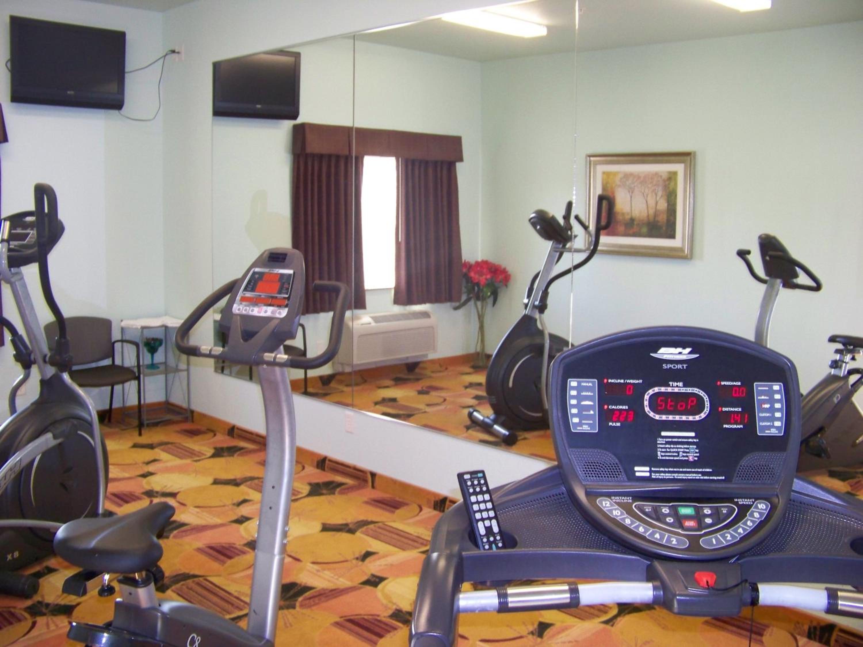 Days Inn & Suites by Wyndham Columbus NE