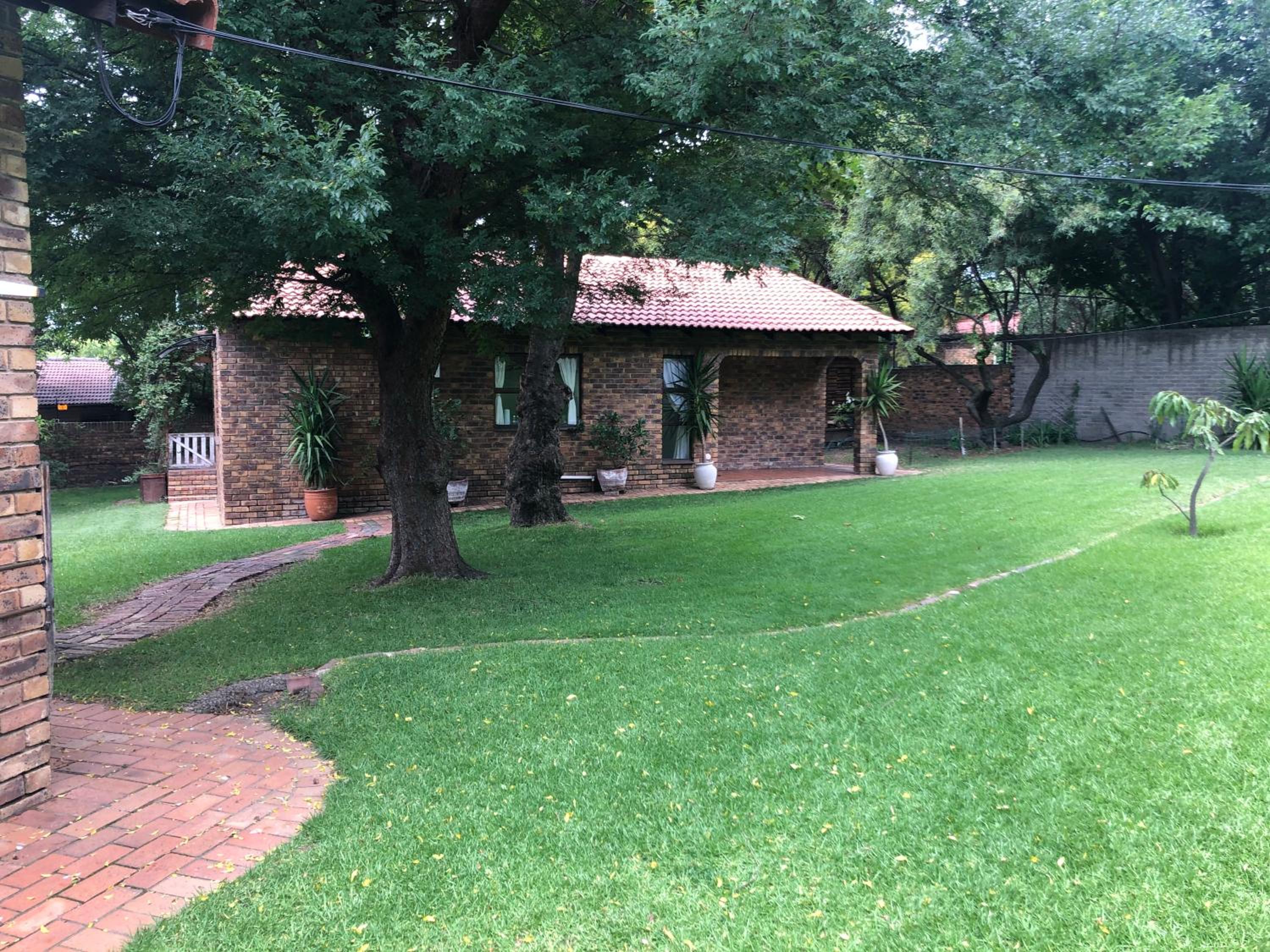 Waybury Cottage - a cozy home from home !