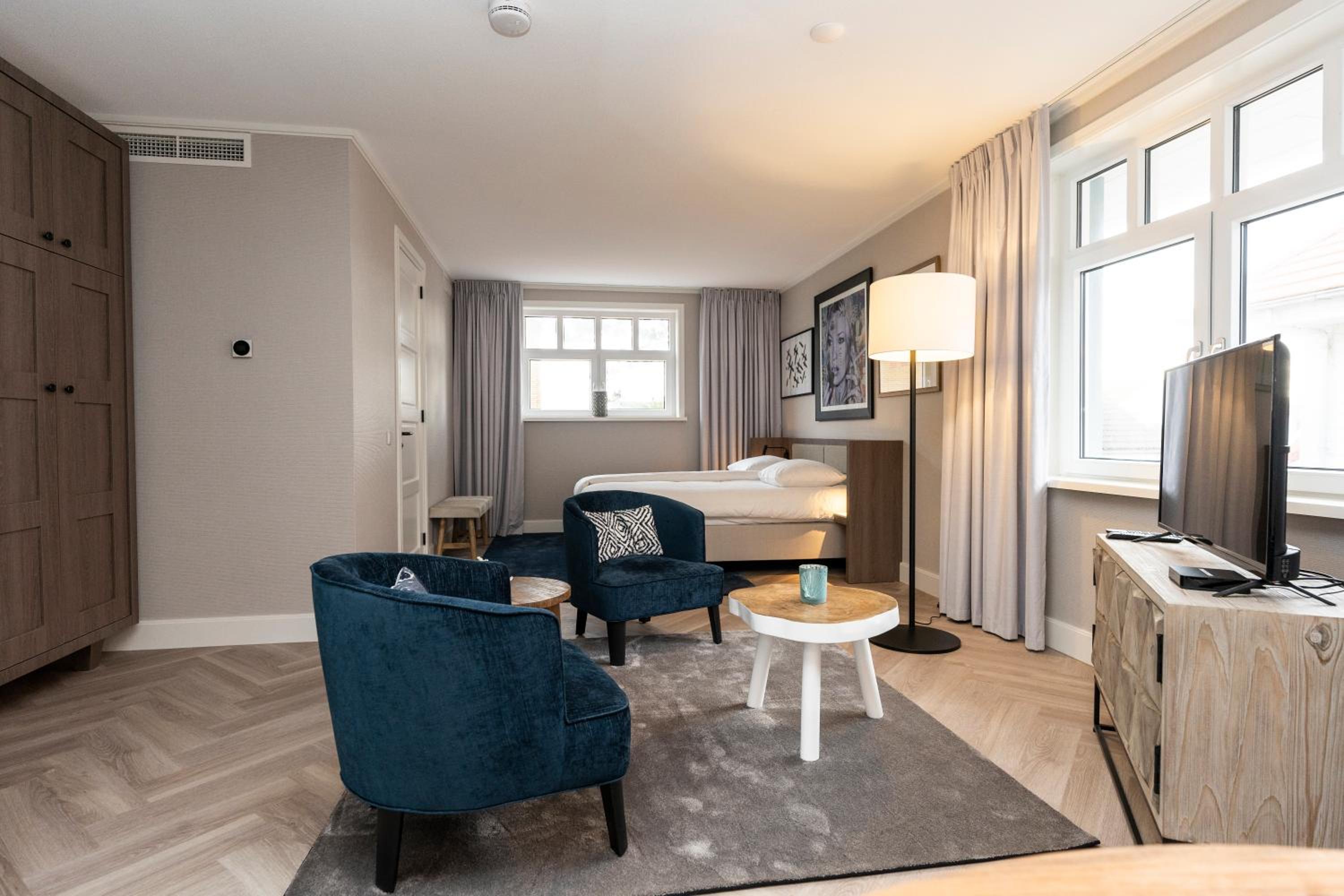 Hampton home B&B suites view 4