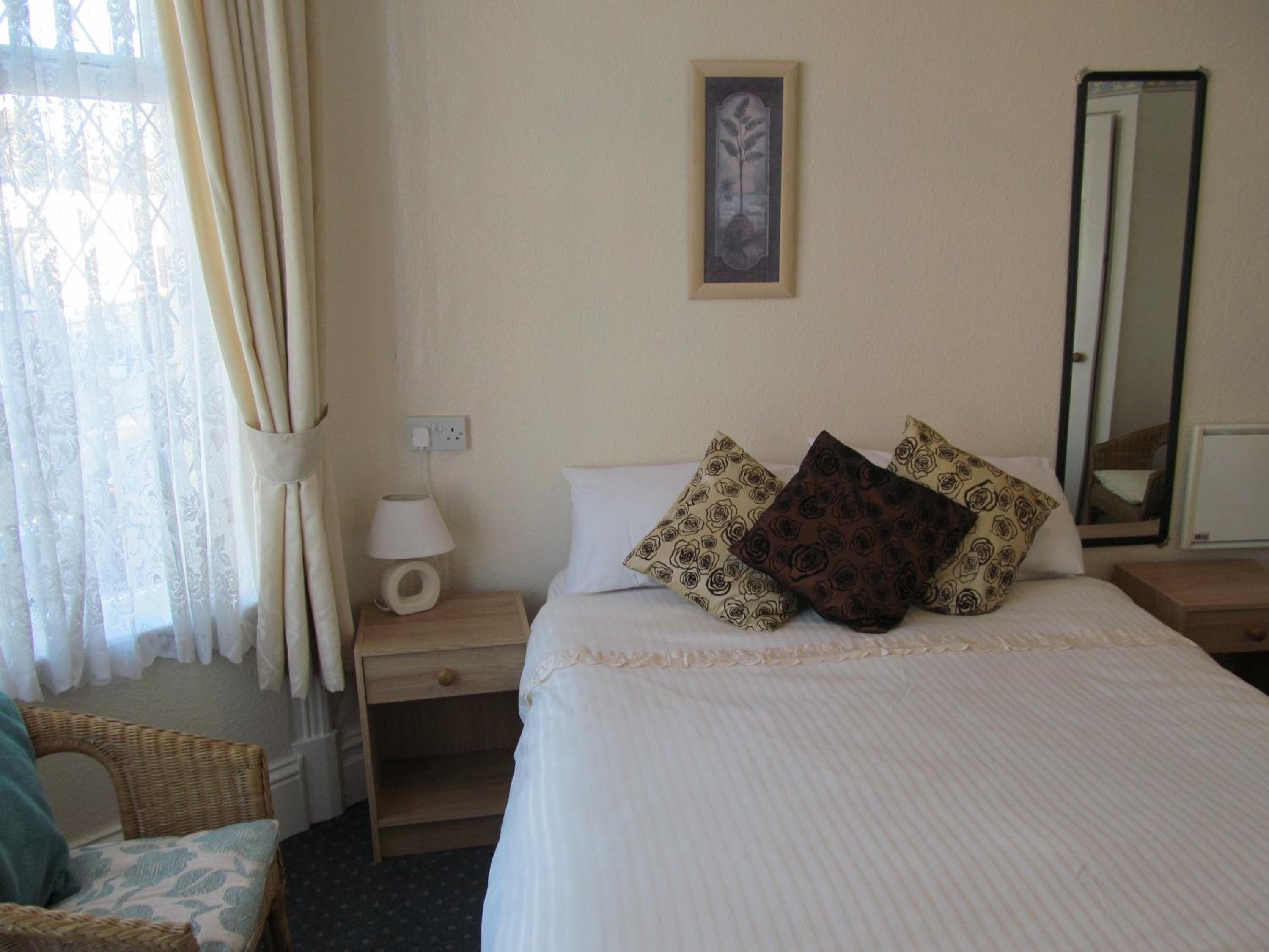 Alondra Hotel