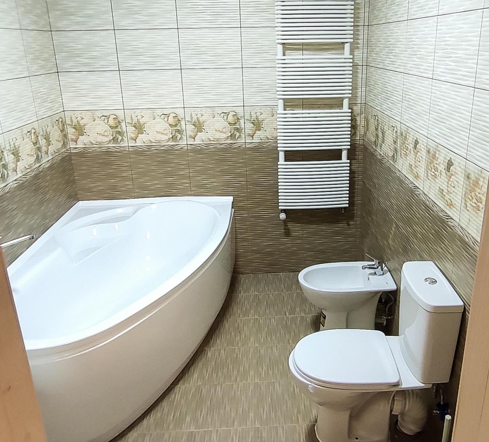 SOKIL HOUSE будинок з чаном та літнім басейном