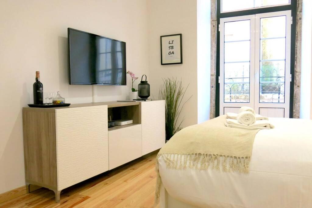 Beautiful Studio in Mouraria view 5