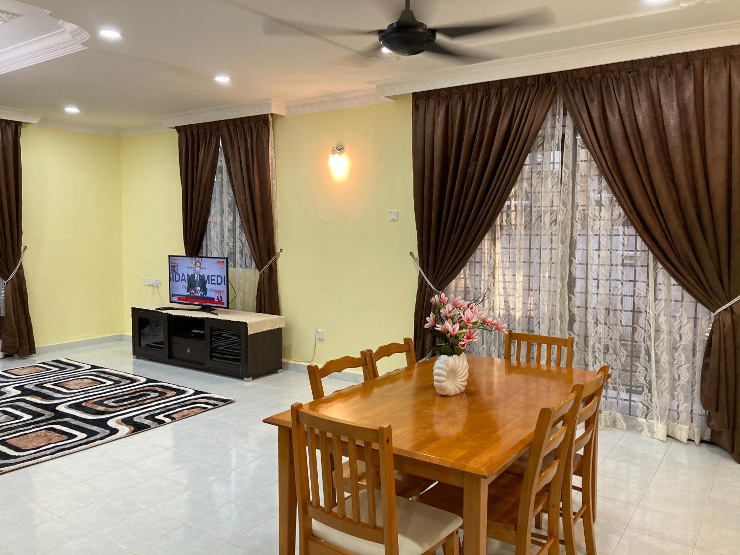 Hanna Homestay Kangar photo 6