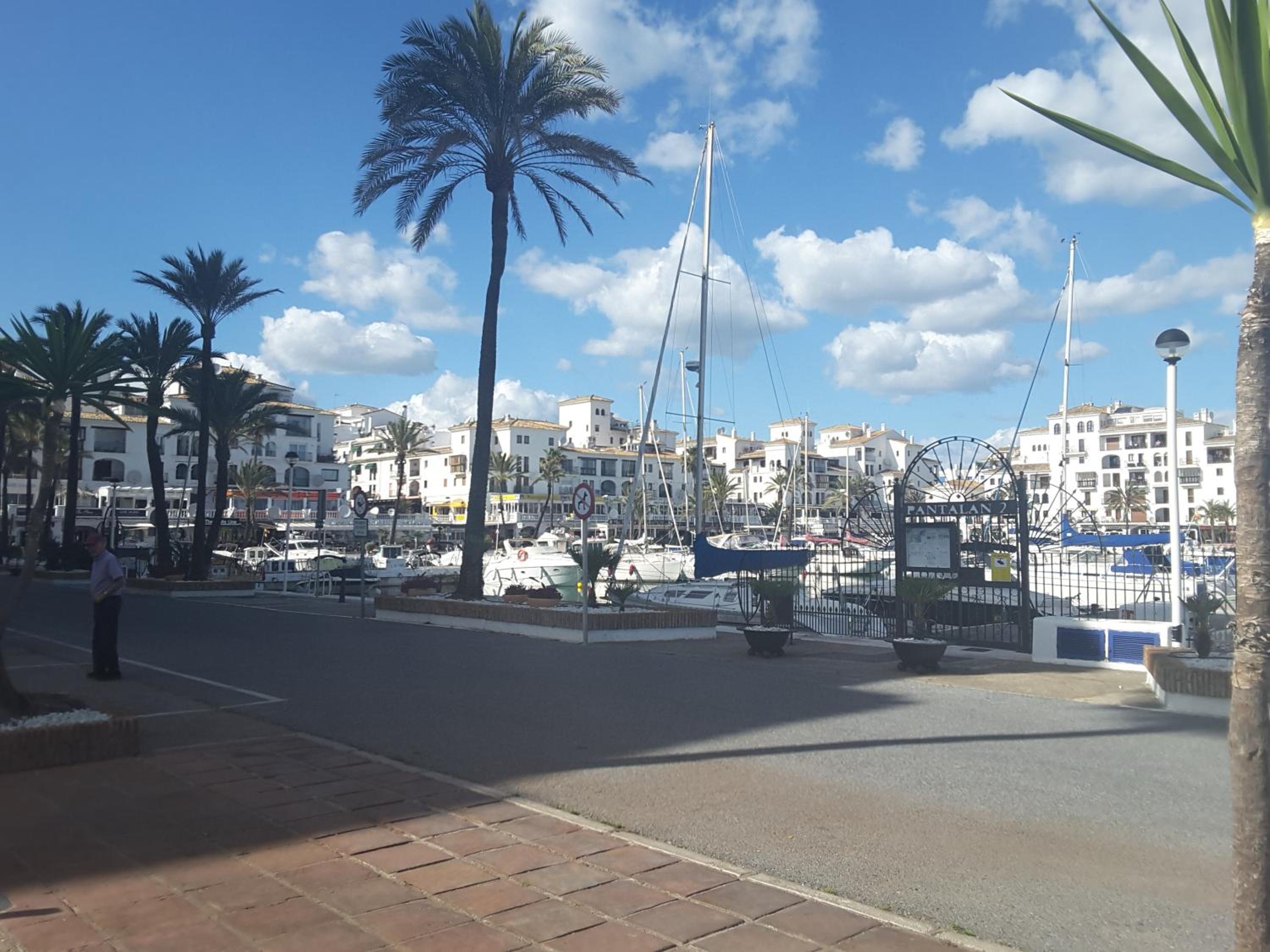 Penthouse Moderne Avec Vue Sur La Baie De Gibraltar view 2