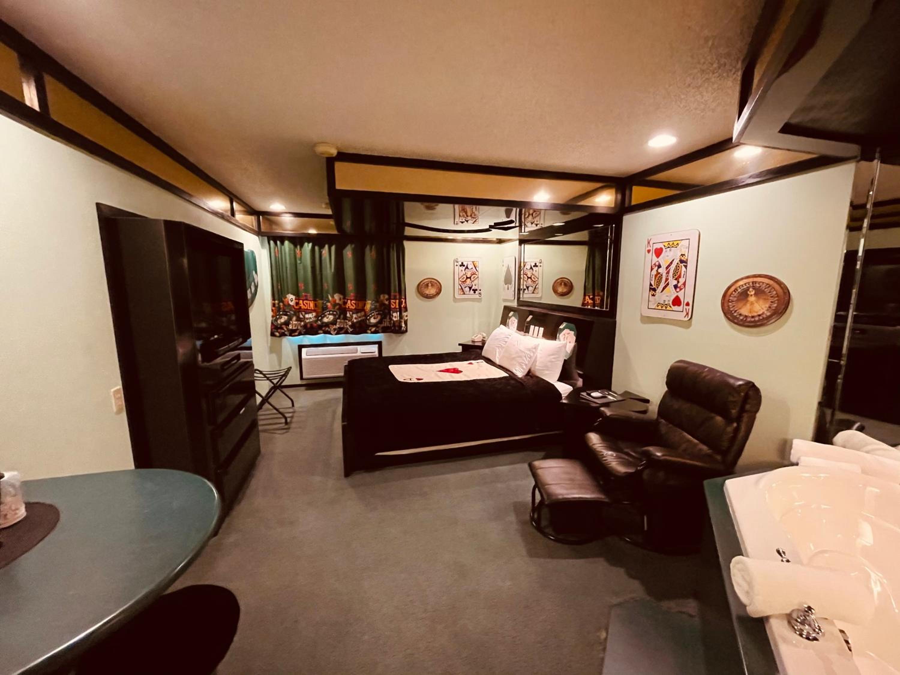 Designer Inn and Suites