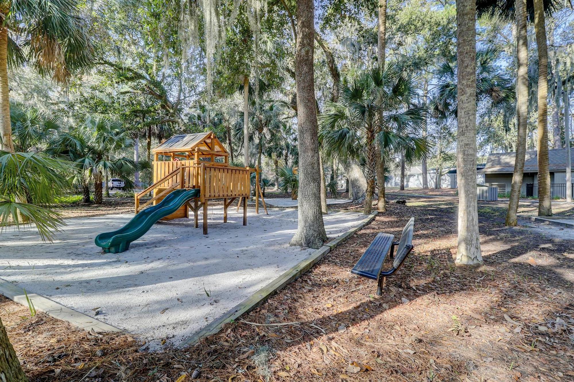 Pet Friendly New Kitchen & Baths, 3 Kings 2 Bunks 2 Twins Bikes & Beach Gear included view 4