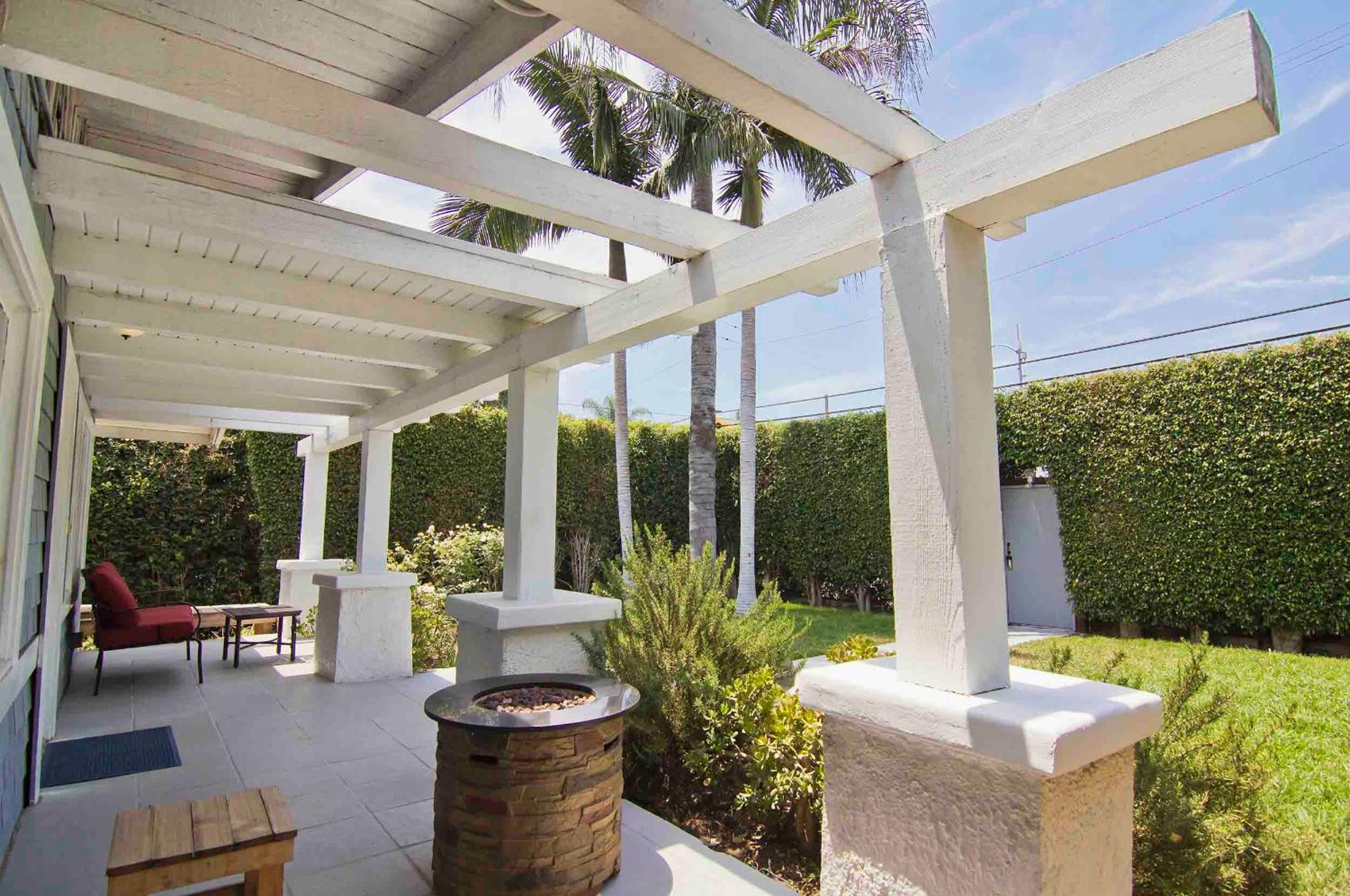 Hollywood's Garden Paradise at World Artists Living