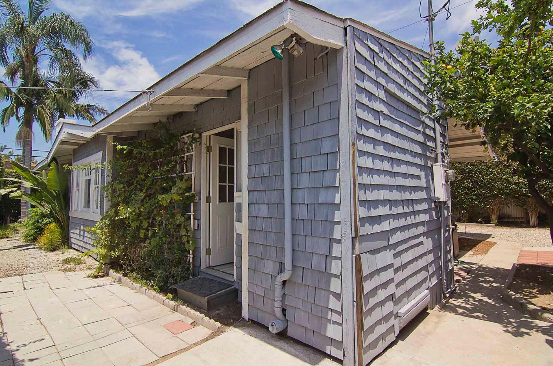 Hollywood's Garden Paradise at World Artists Living