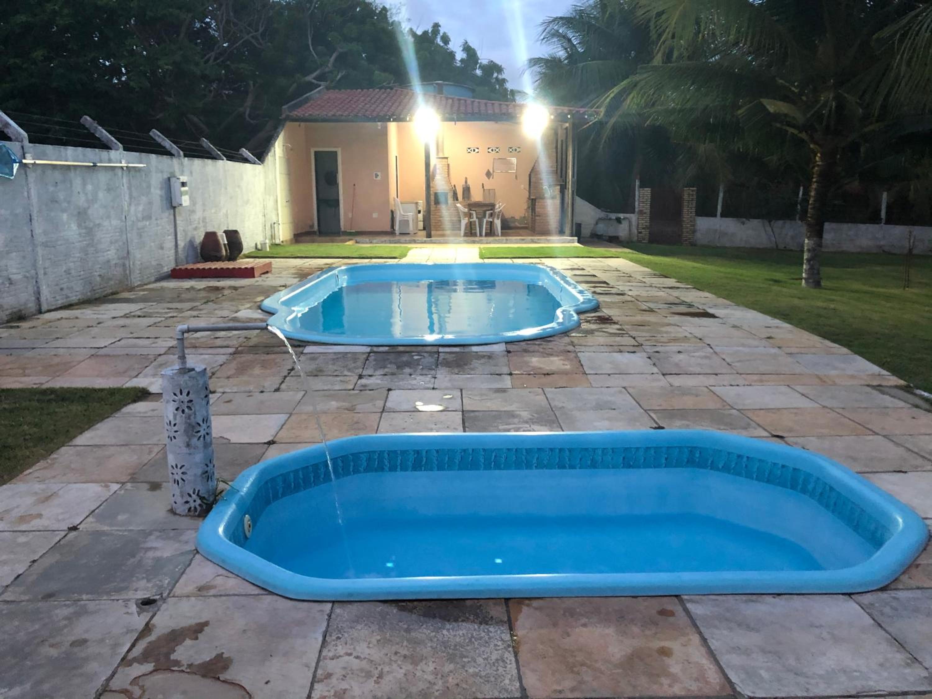 Casa de 4 quartos á 6Km da praia de Lagoinha-ce