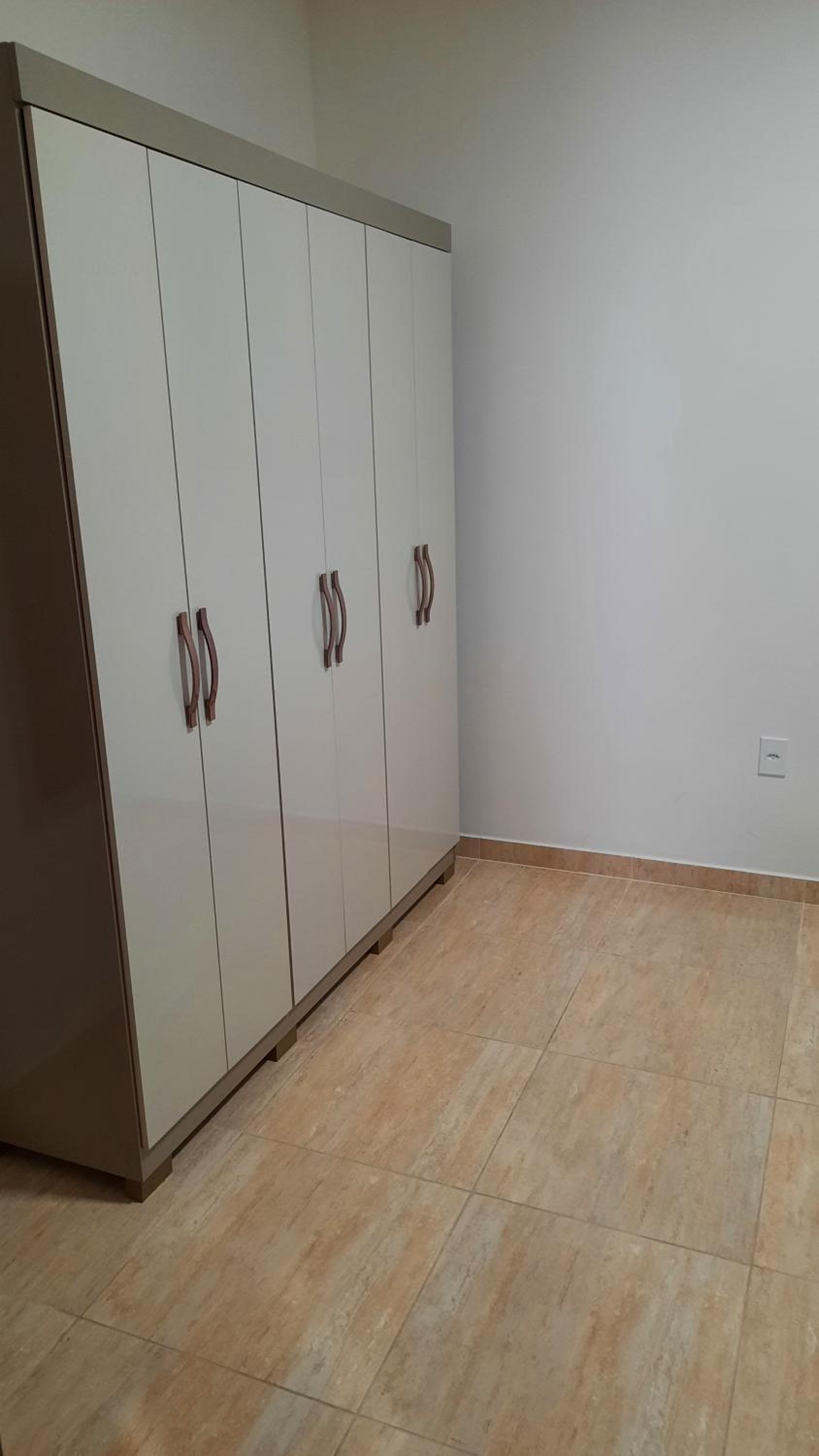 Apartamento mobiliado com varanda no centro de paulo afonso