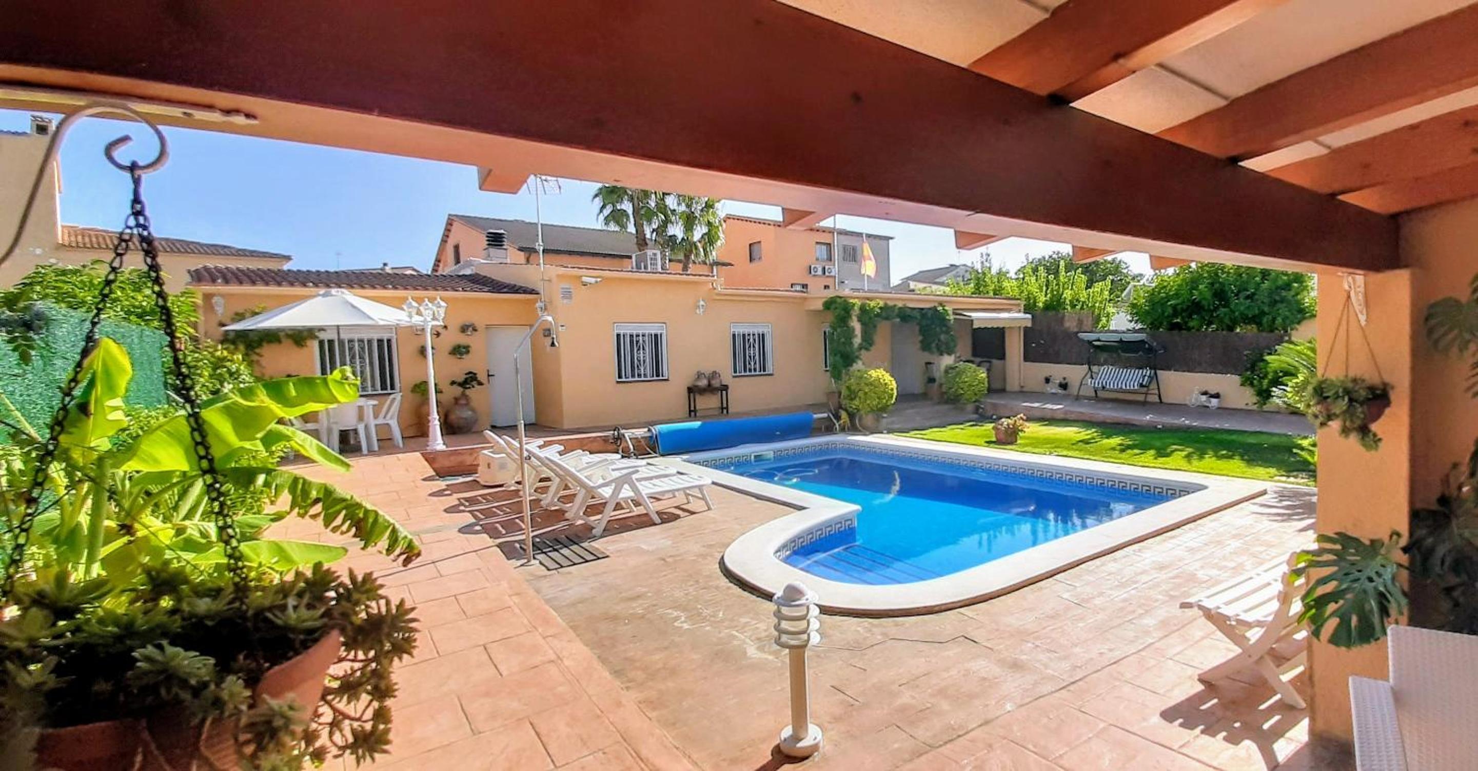 Chalet con piscina privada y barbacoa photo 1