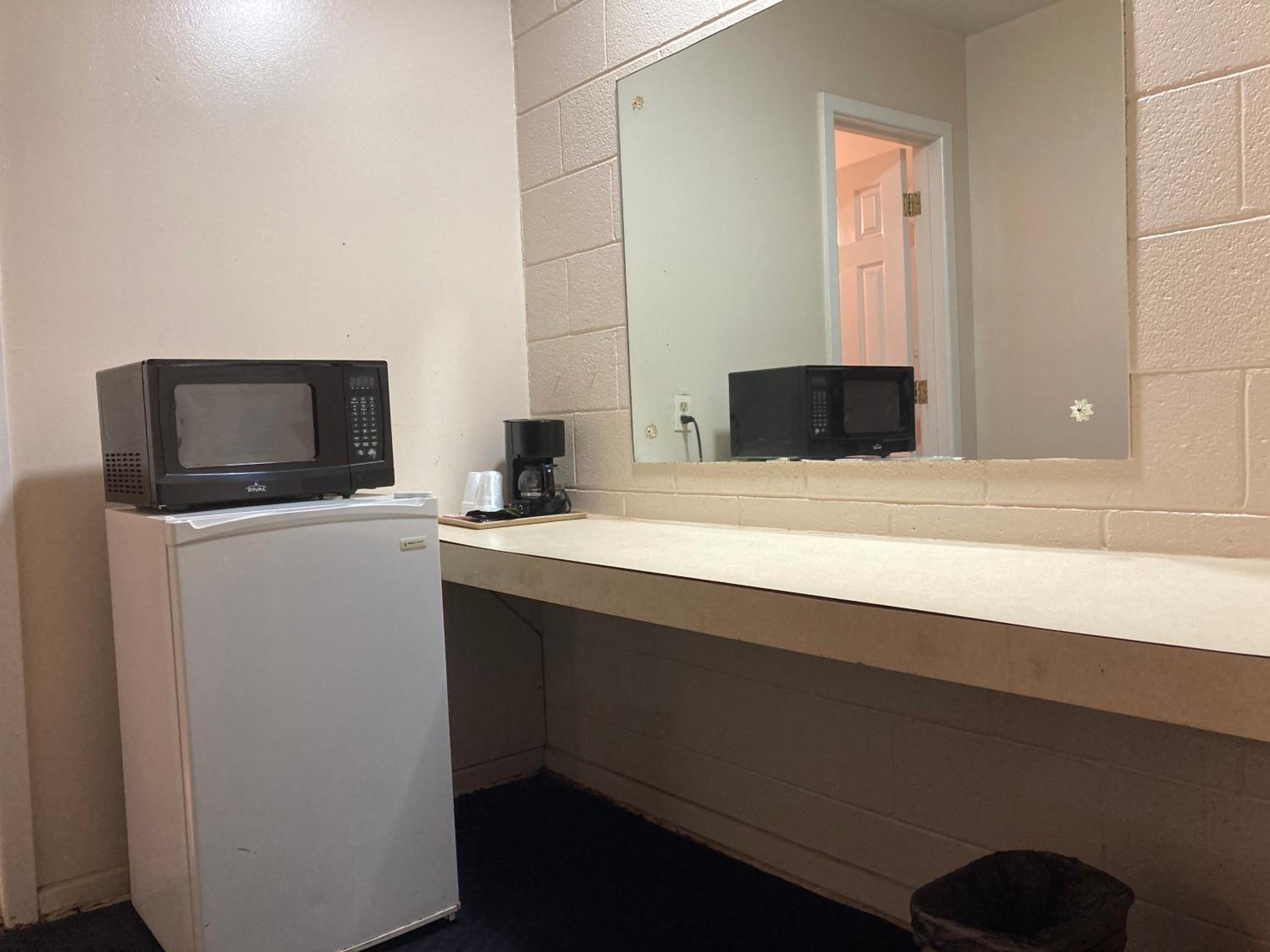 Childress Vacations - Childress Inn - Property Image 5