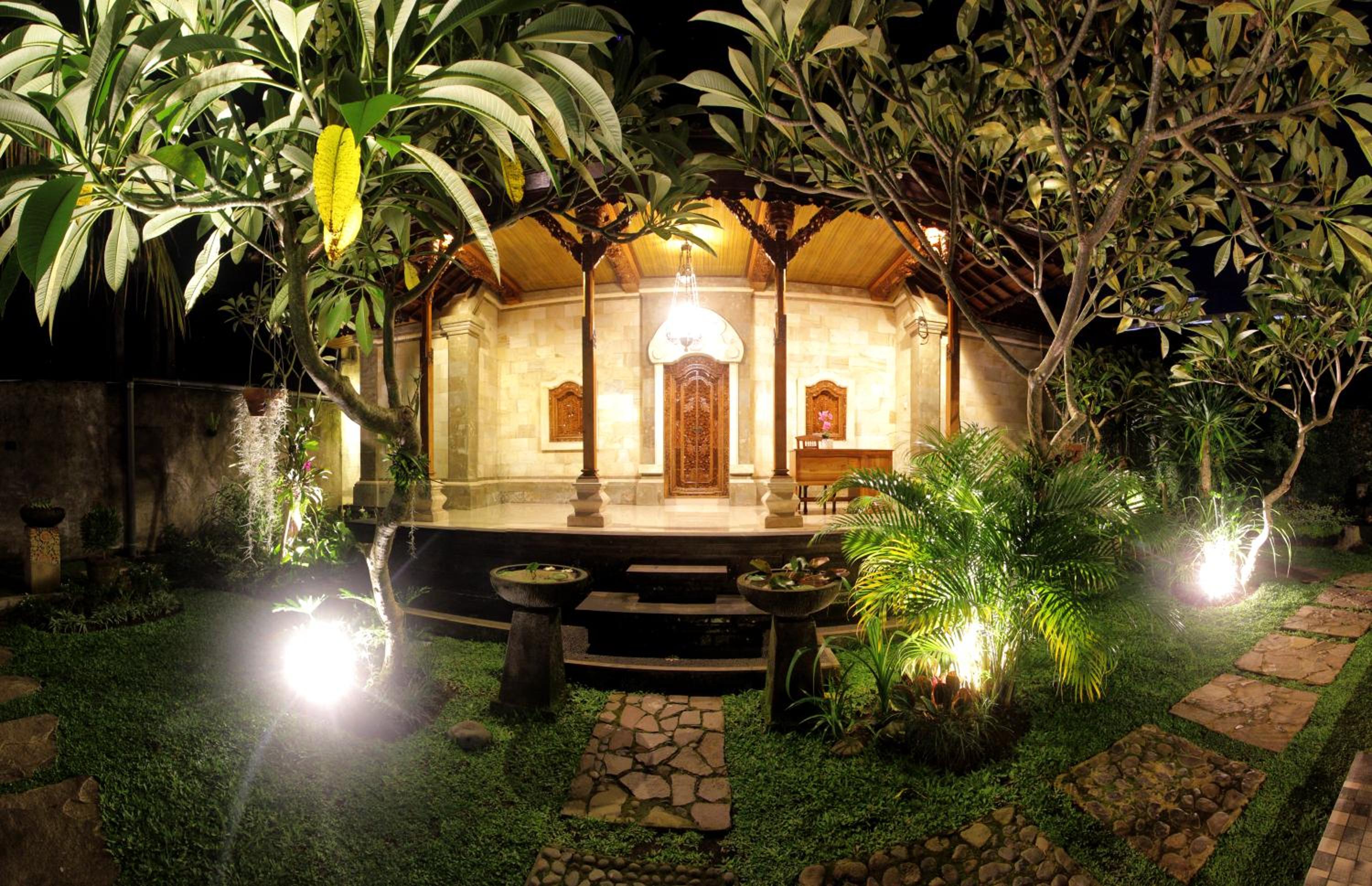 Sari House Ubud - Balinese Style Homestay view 2