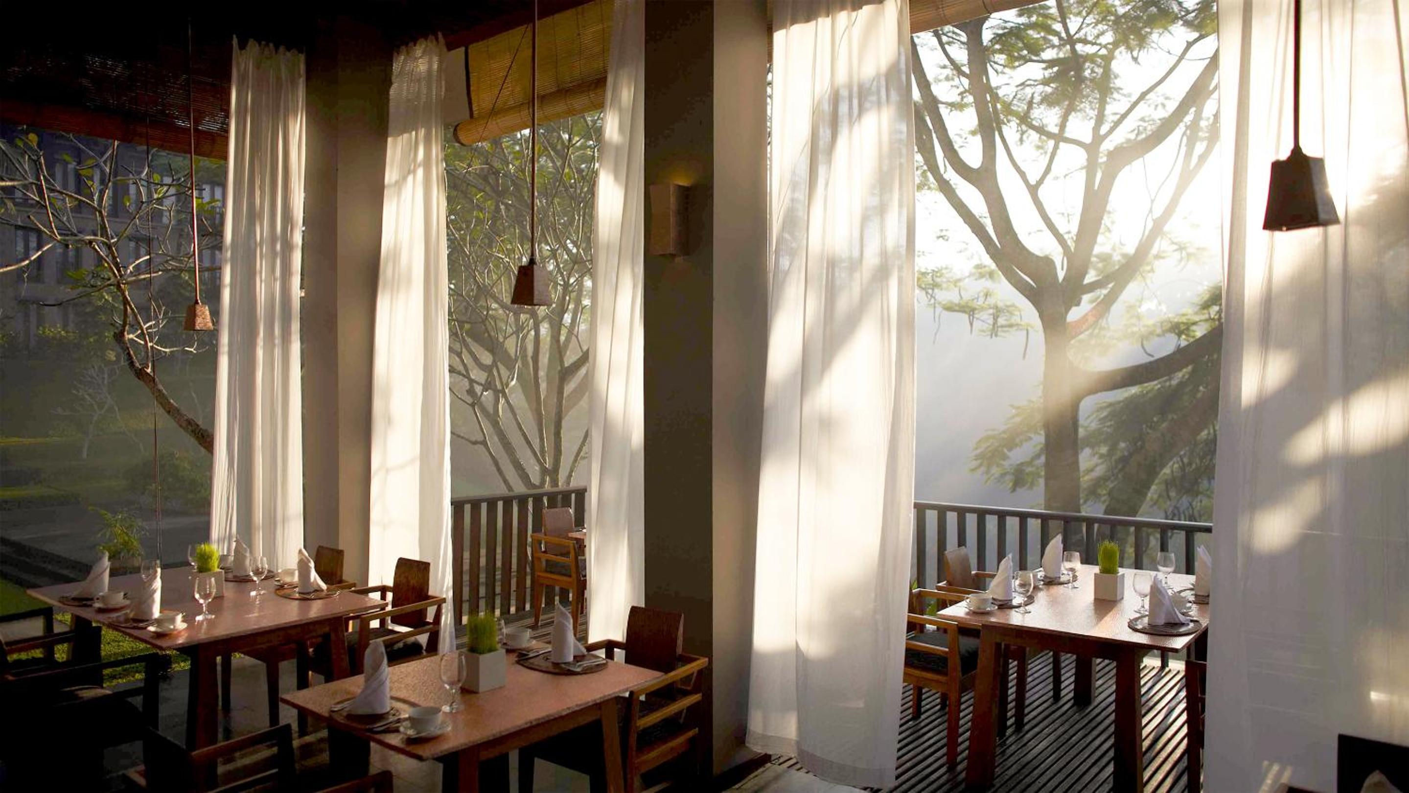 Maya Ubud Resort & Spa 16