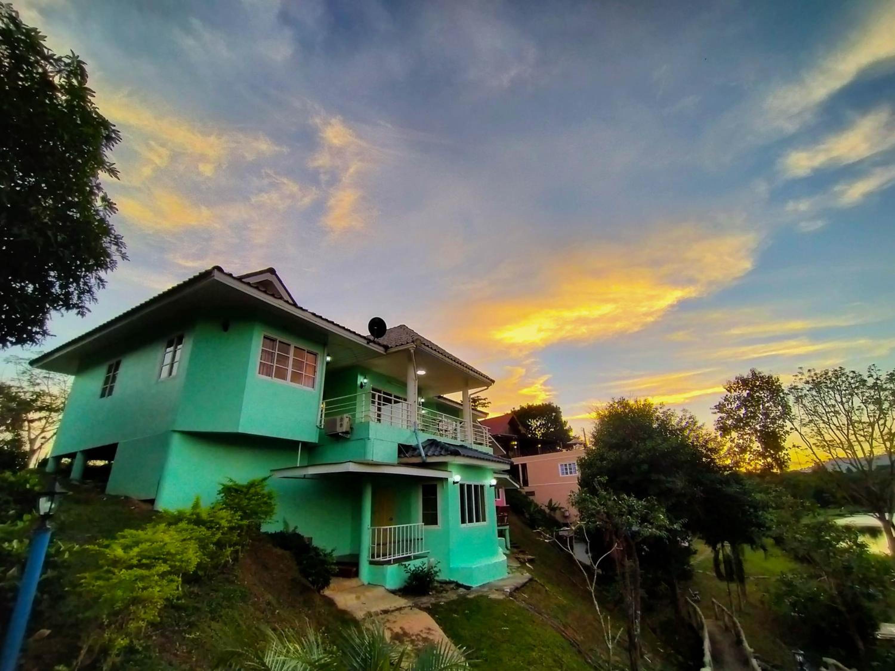 Ozone Chomdao Resort