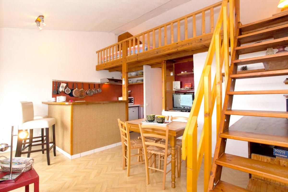 Appartement de 2 chambres a Porticcio a 800 m de la plage avec piscine partagee balcon amenage et wifi view 4