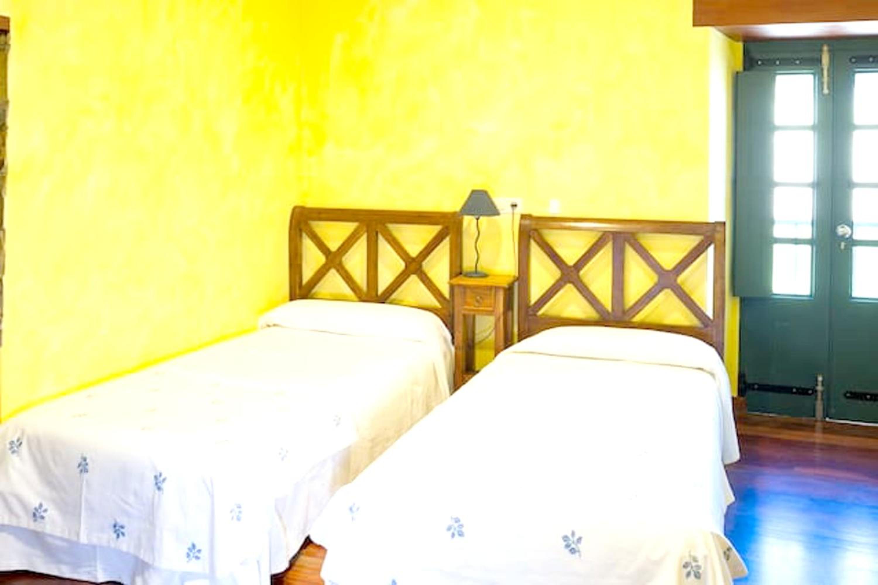 Luxurious Villa in Outeiro - Private Pool