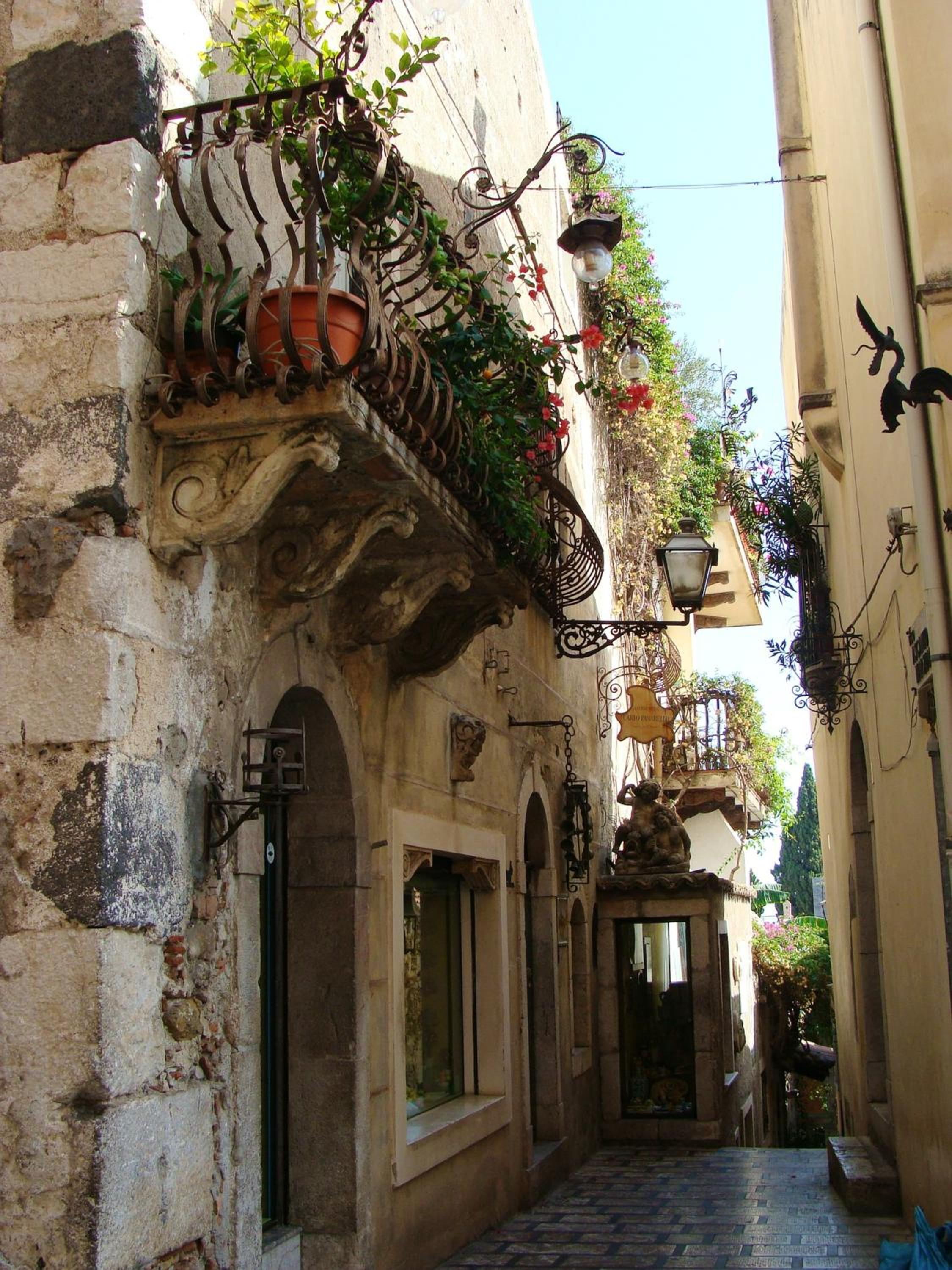 Comfortable apartment in Giardini Naxos 40 m² with balcony photo 2