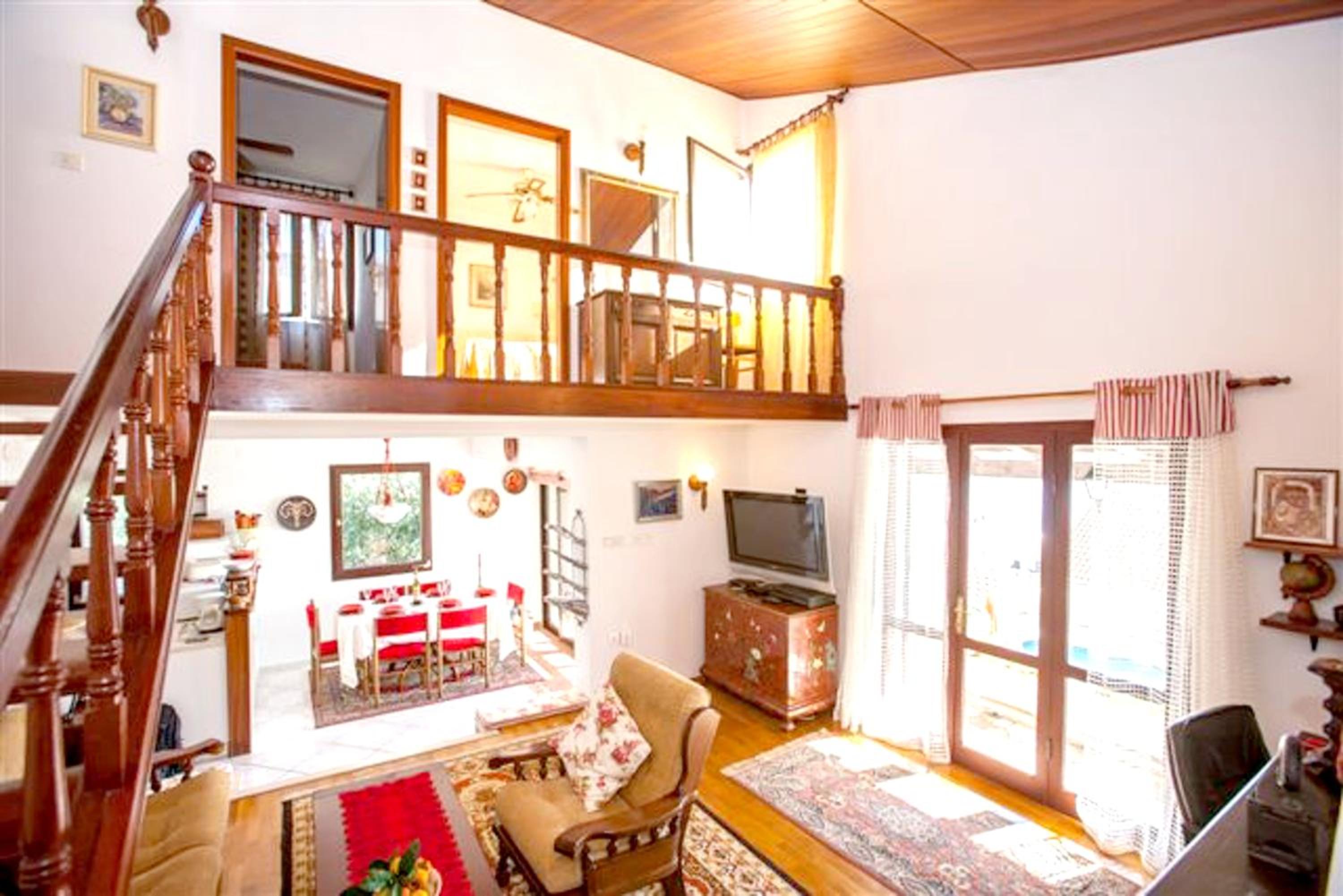 Spacious Villa in Seget Vranjica with Private Pool