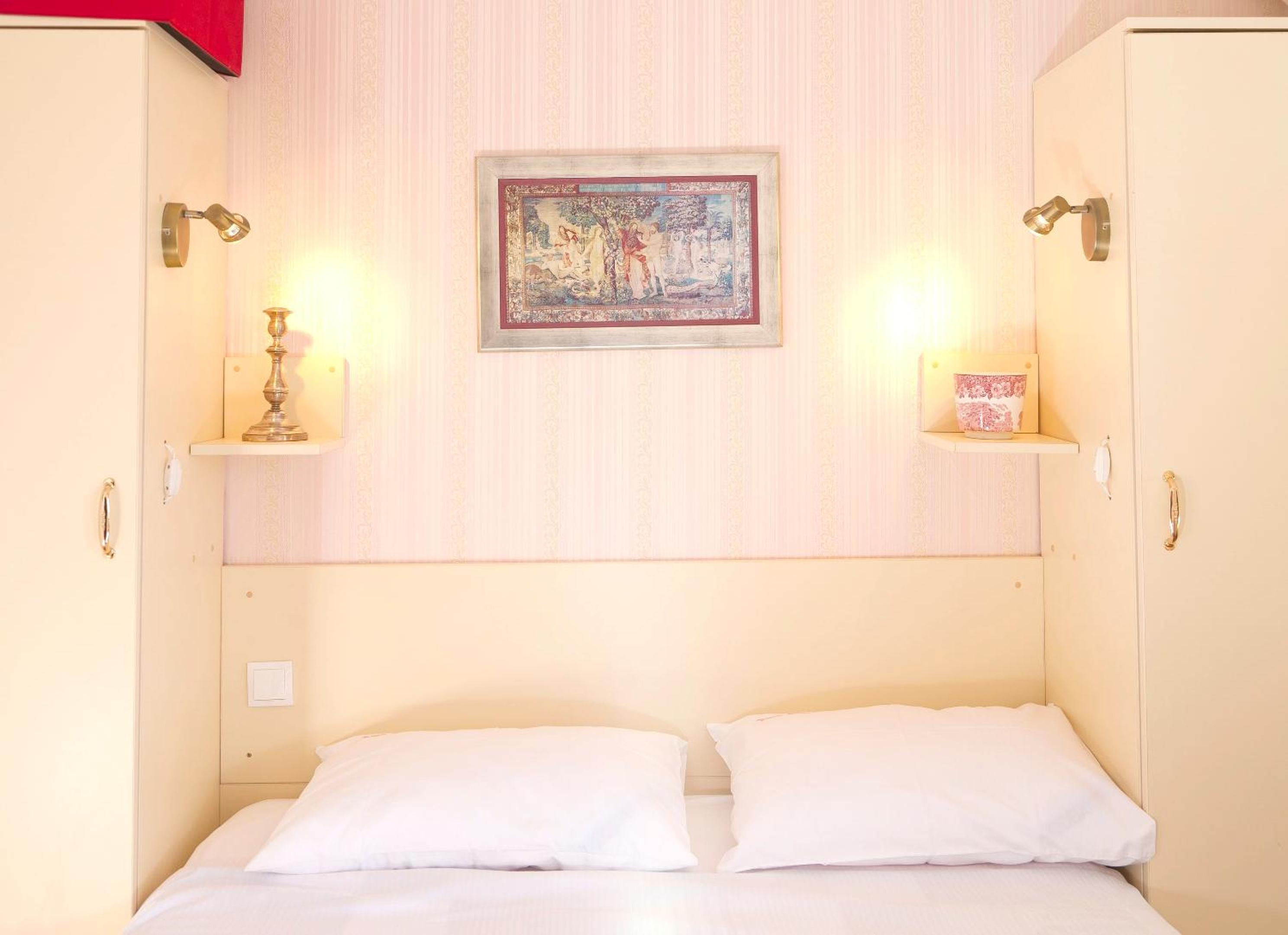 Spacious Villa in Seget Vranjica with Private Pool