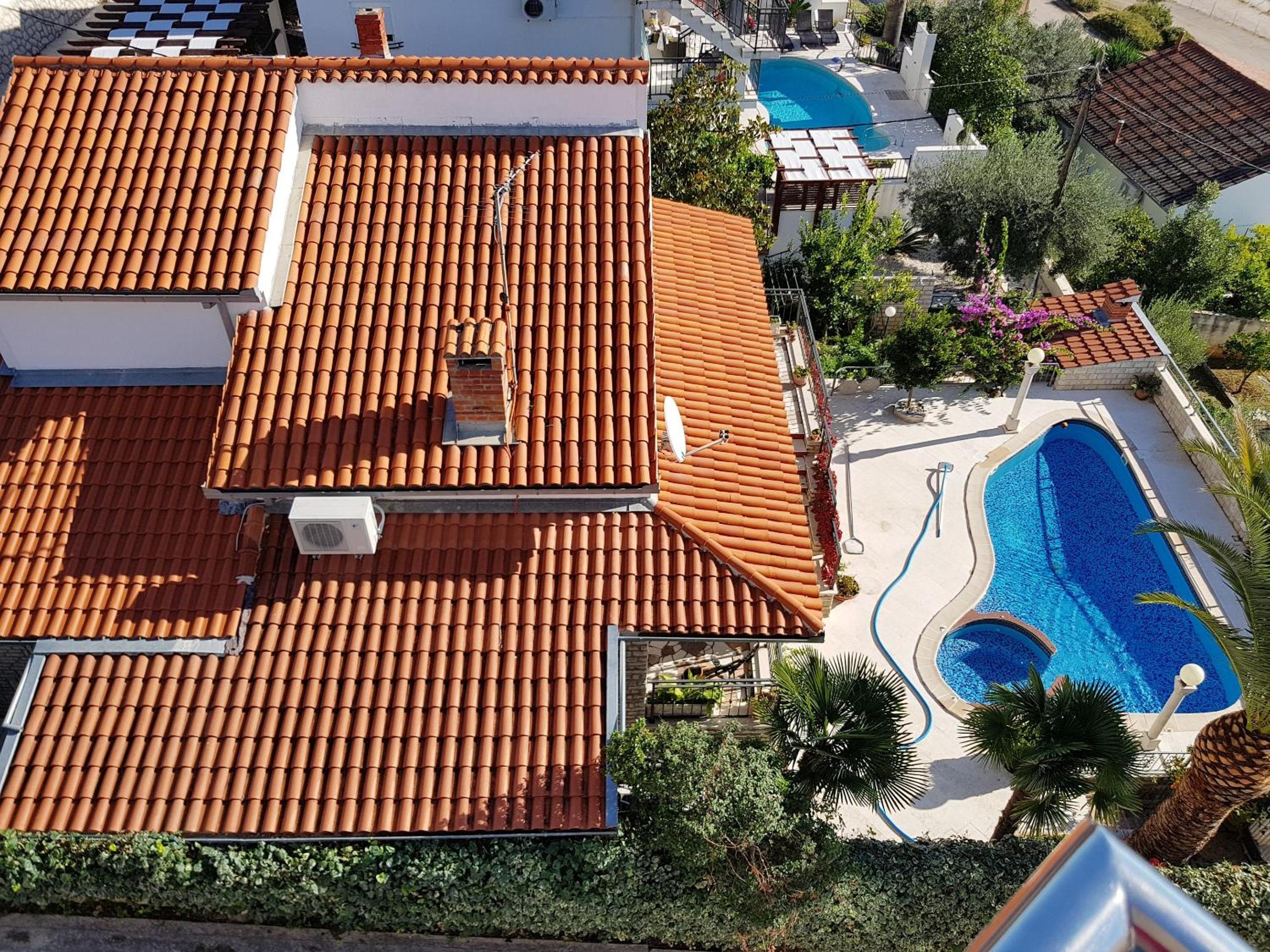 Spacious Villa in Seget Vranjica with Private Pool