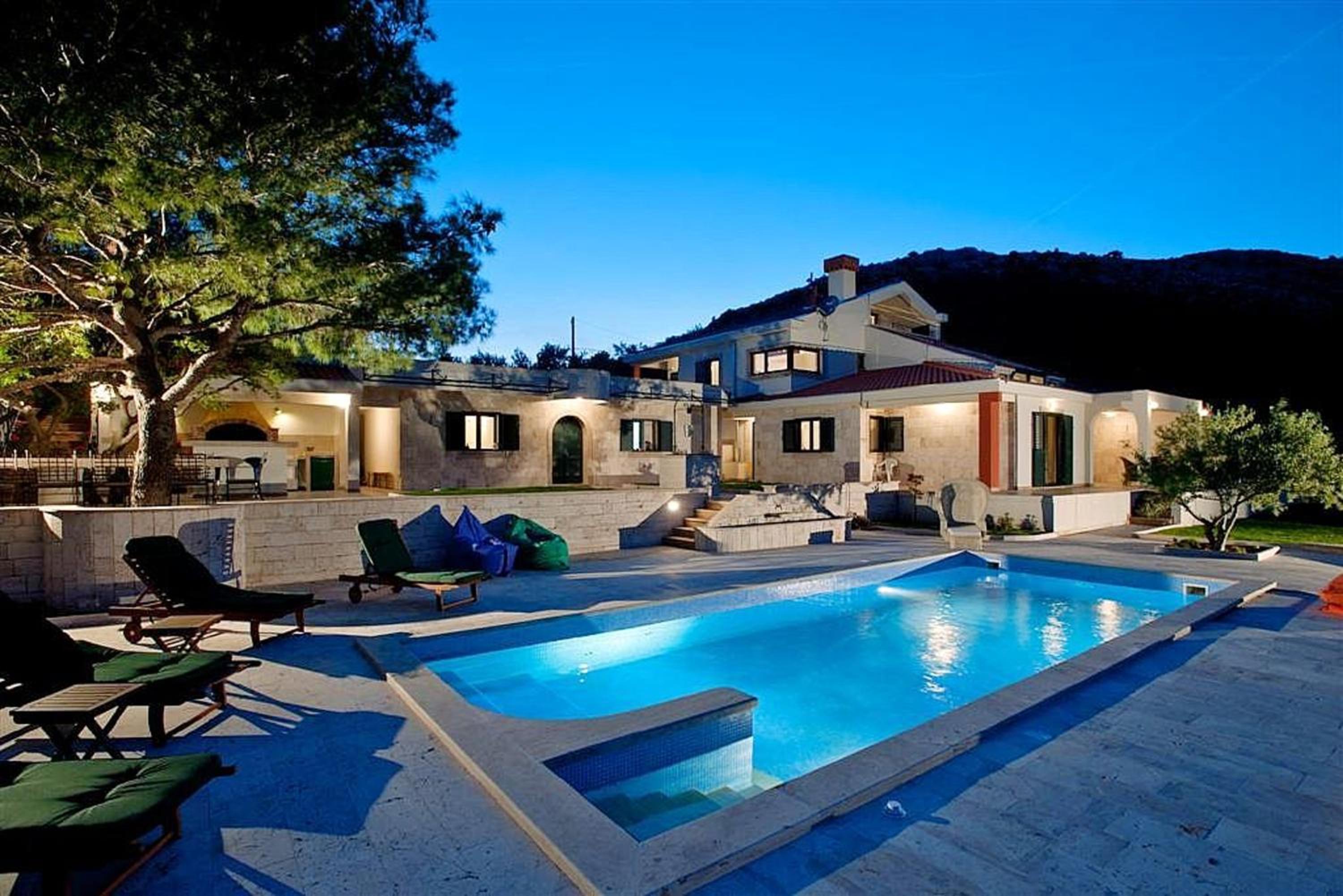 Panoramic Villa in Prgomet, Sea View and Private Pool