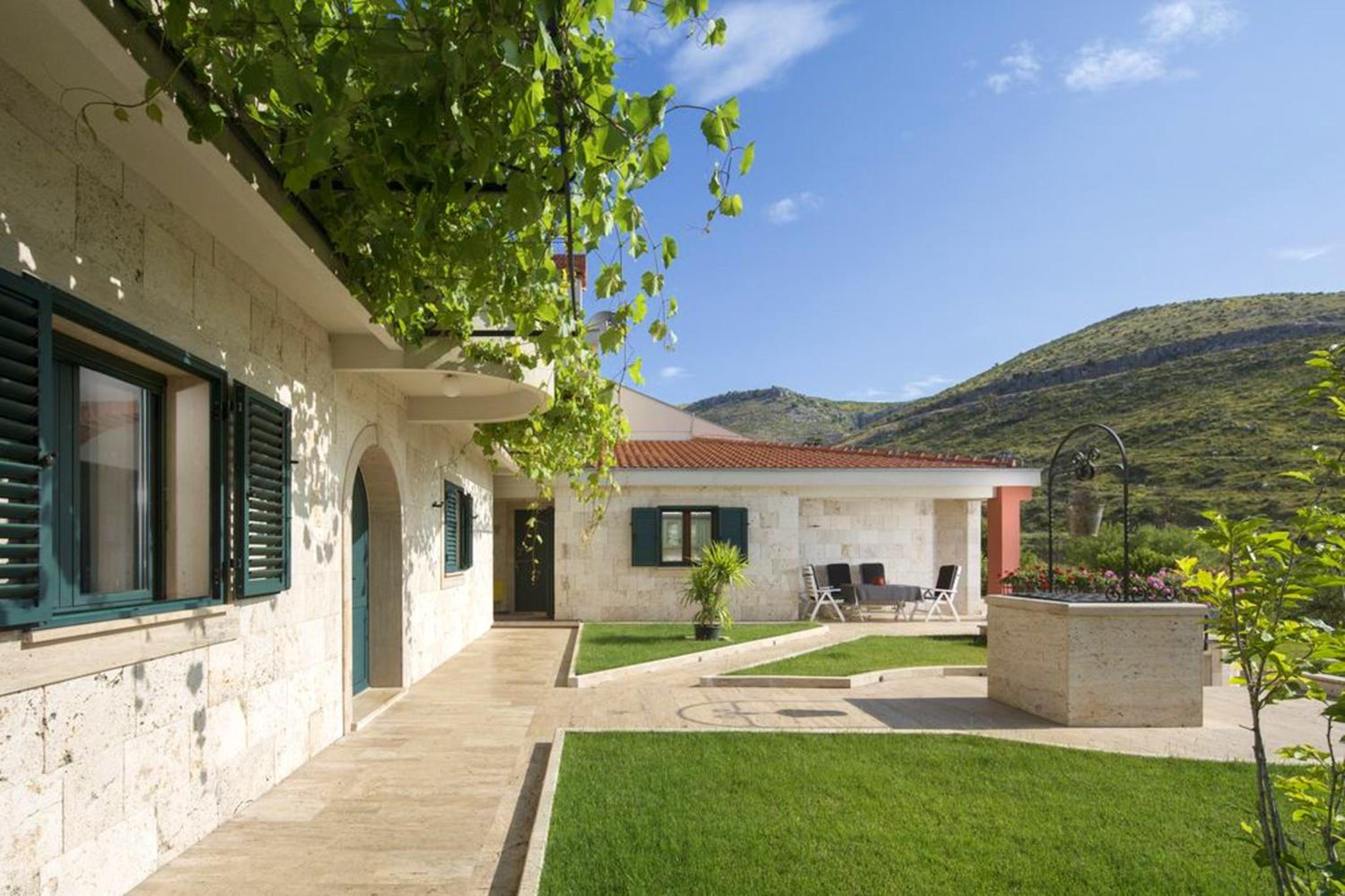 Panoramic Villa in Prgomet, Sea View and Private Pool
