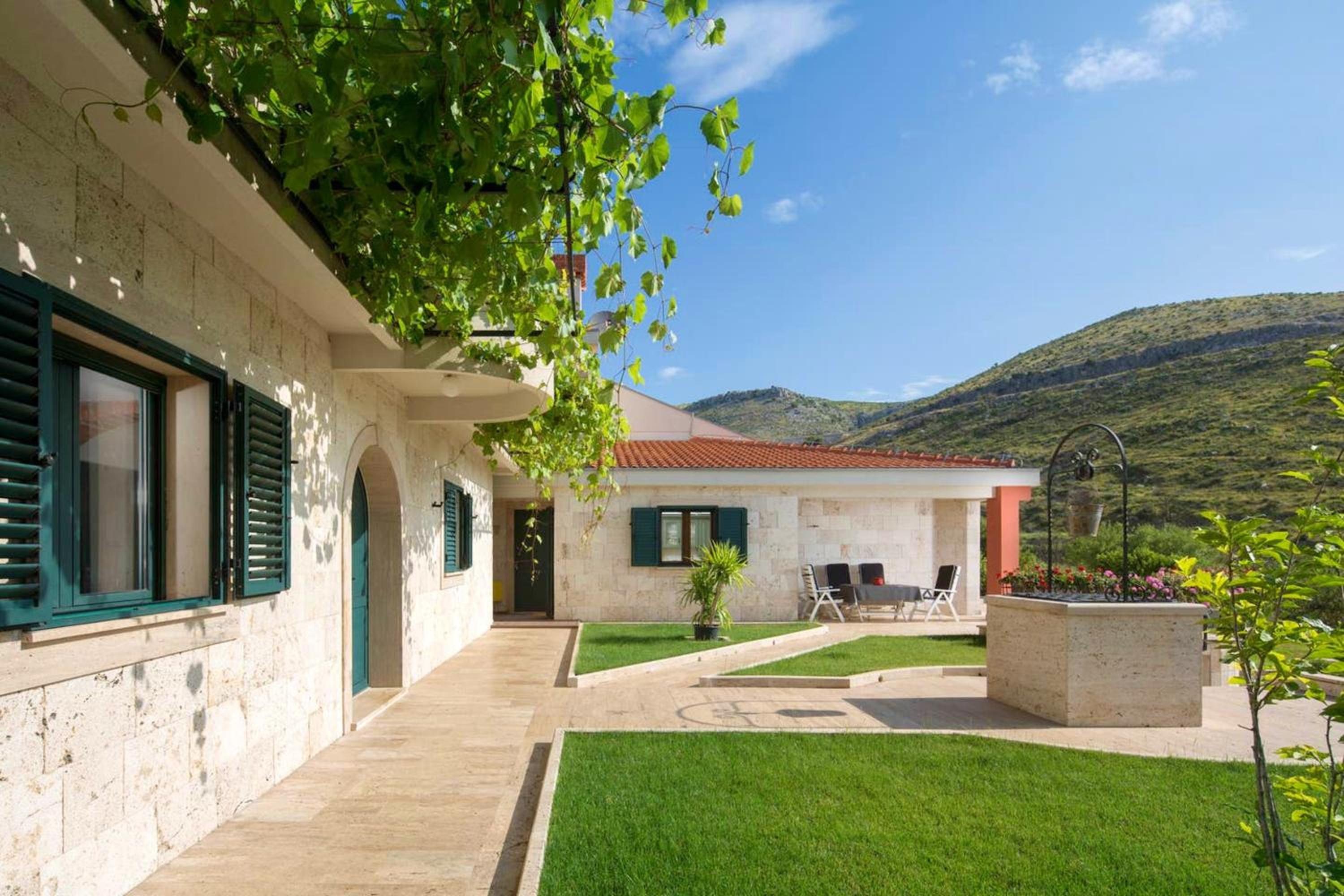 Panoramic Villa in Prgomet, Sea View and Private Pool