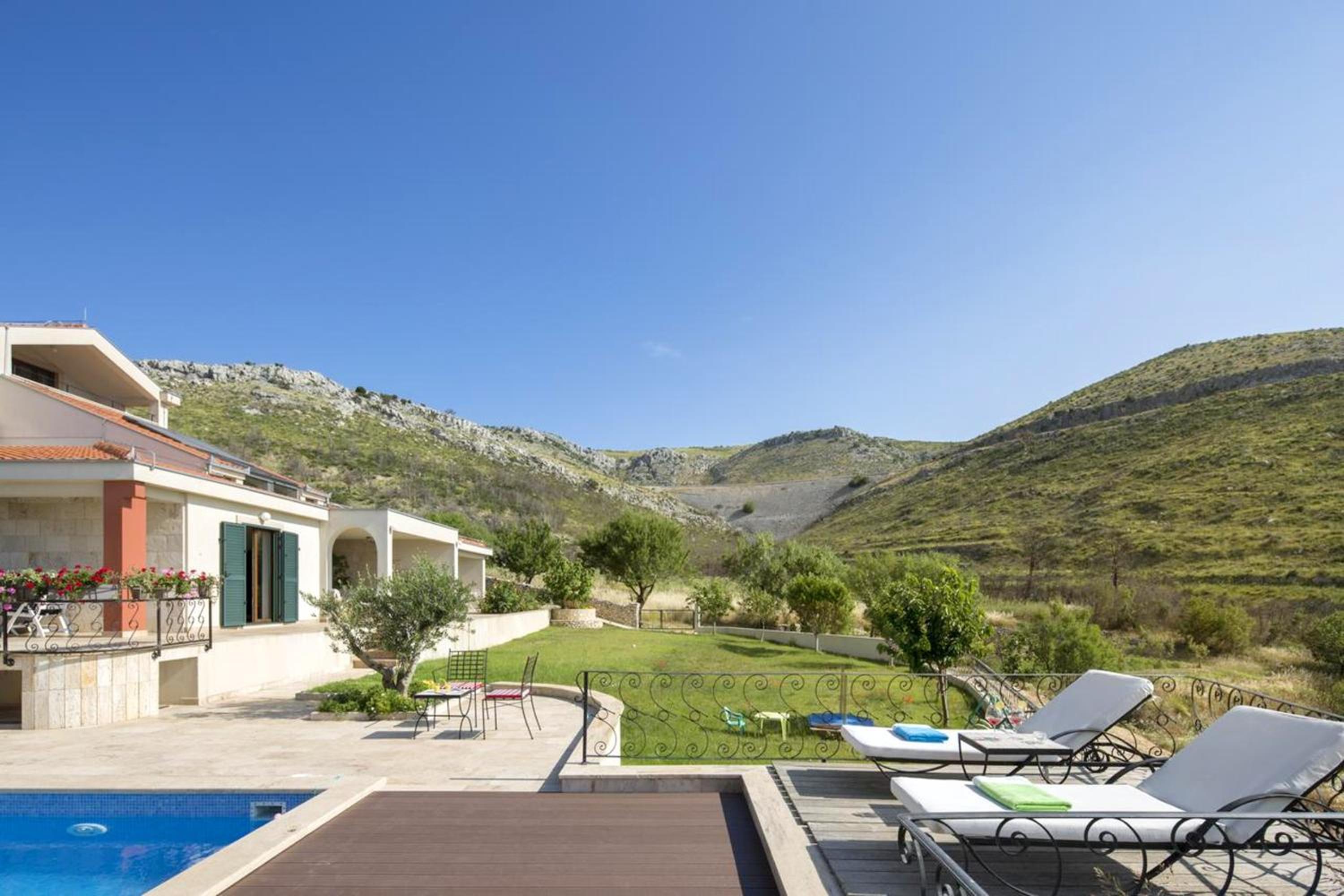 Panoramic Villa in Prgomet, Sea View and Private Pool