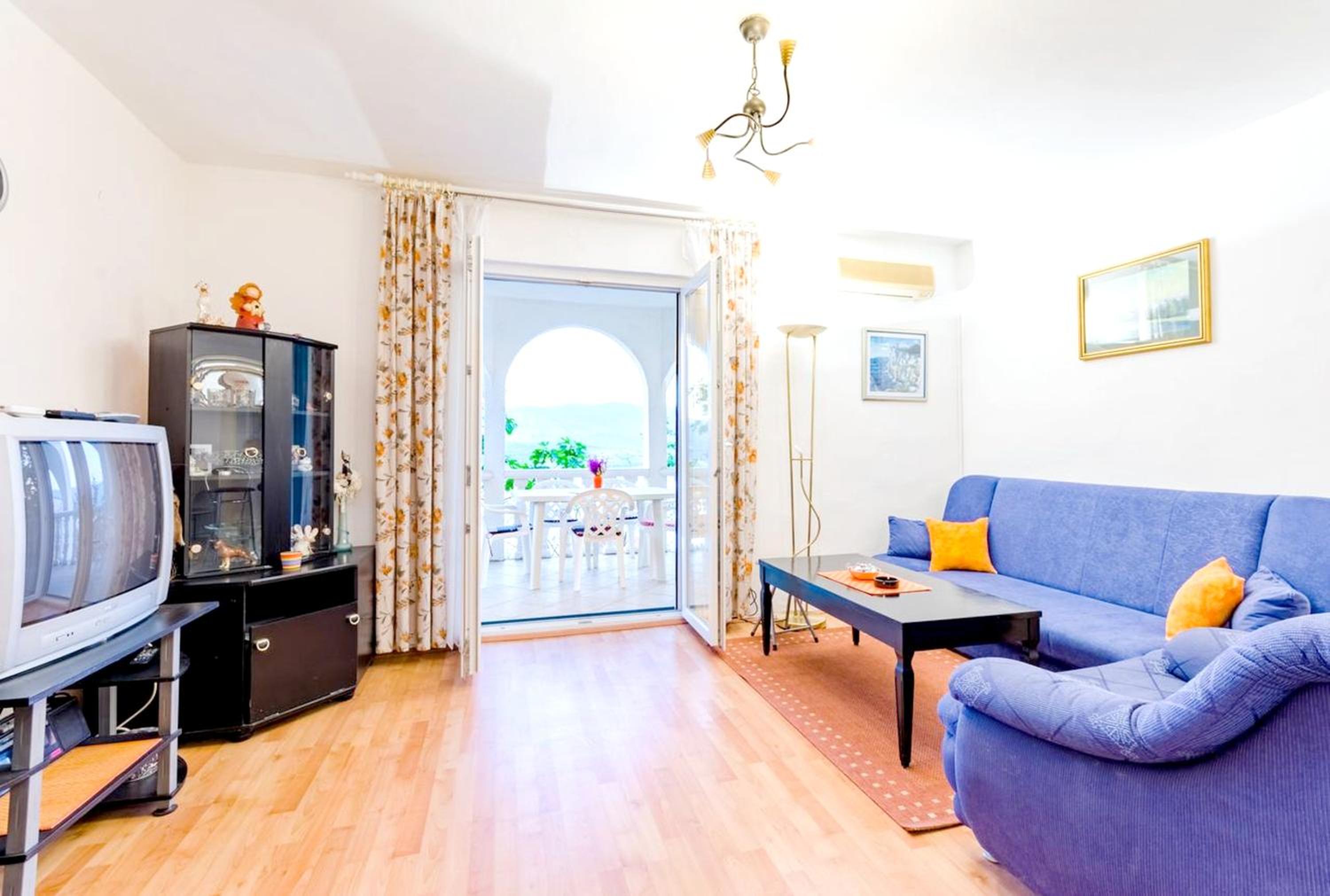 Charming apartment with private pool in Mastrinka - 98 sqm photo 3