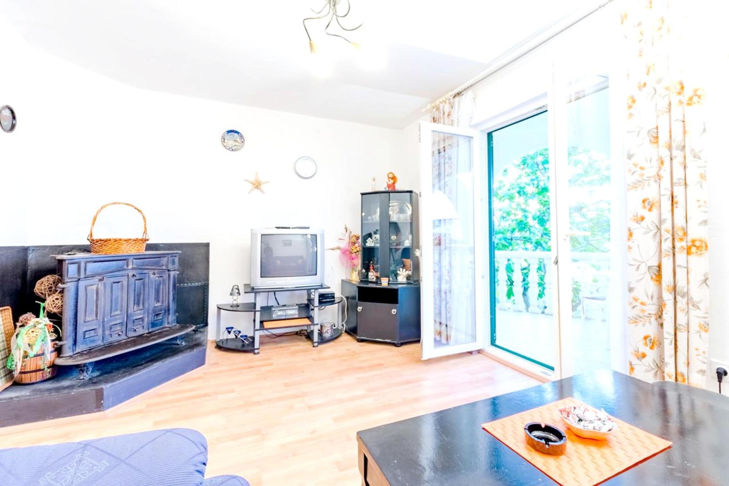 Charming apartment with private pool in Mastrinka - 98 sqm