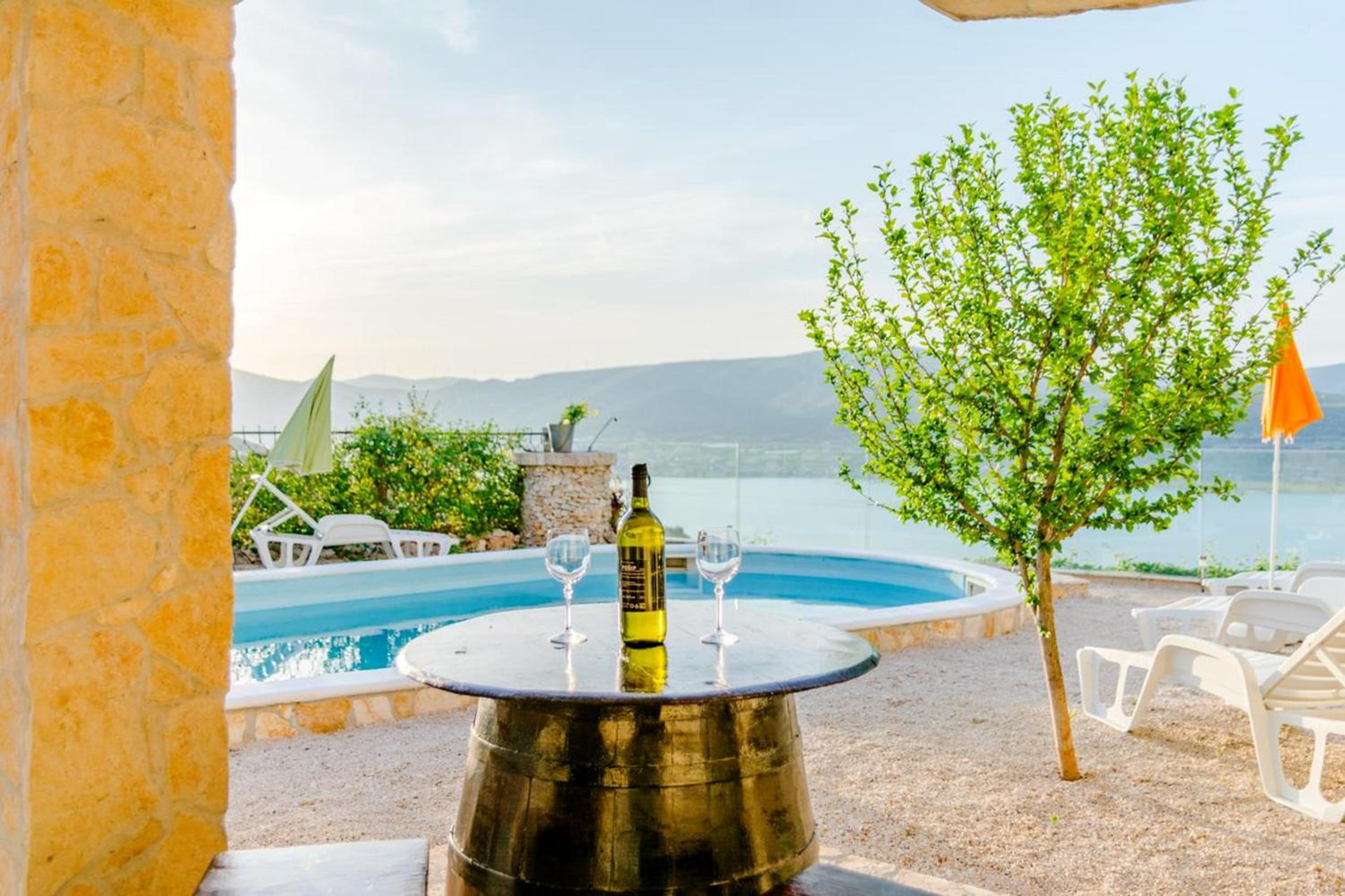 Charming apartment with private pool in Mastrinka - 98 sqm