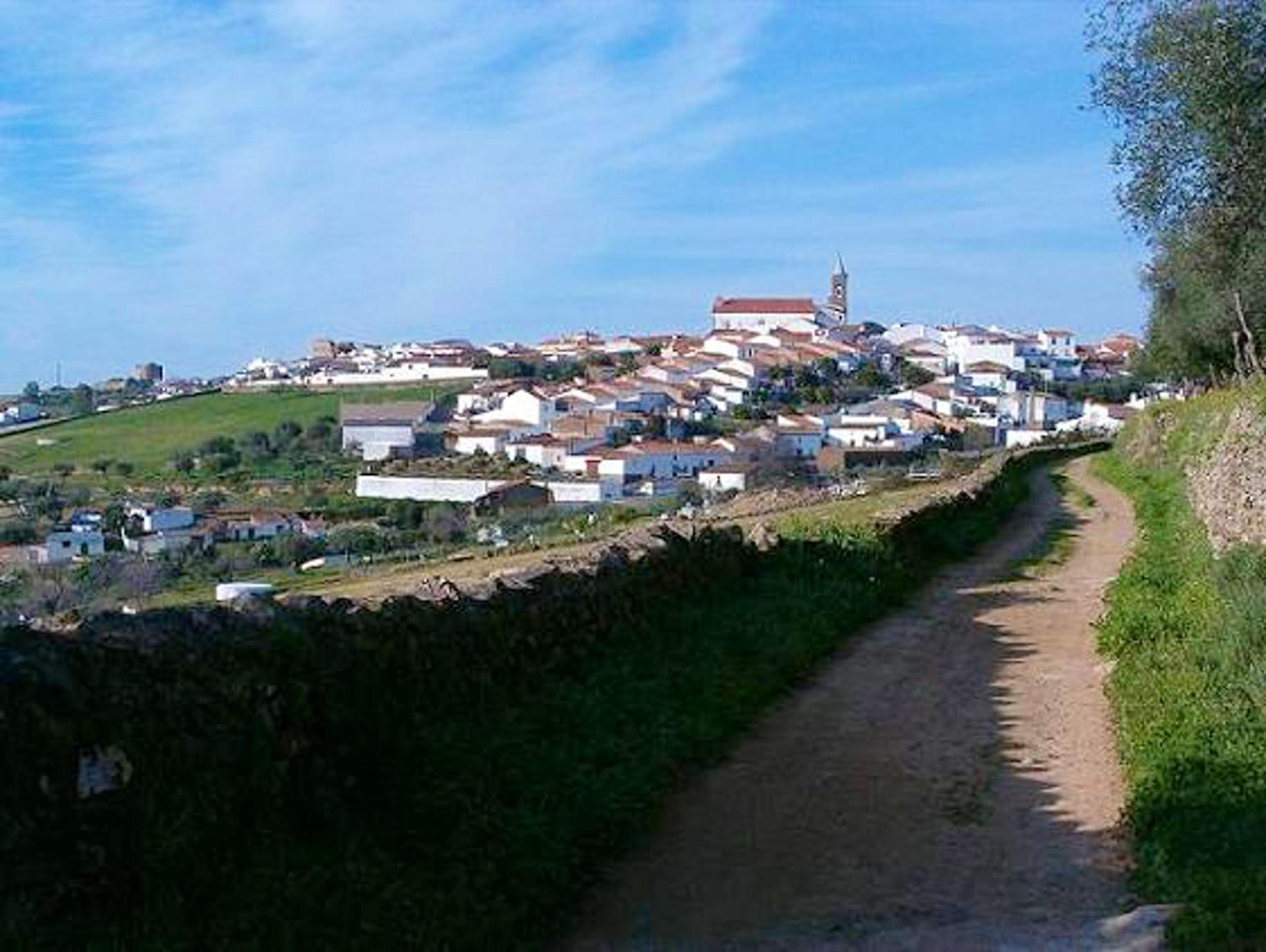 Charming house with mountain view in Encinasola, fireplace