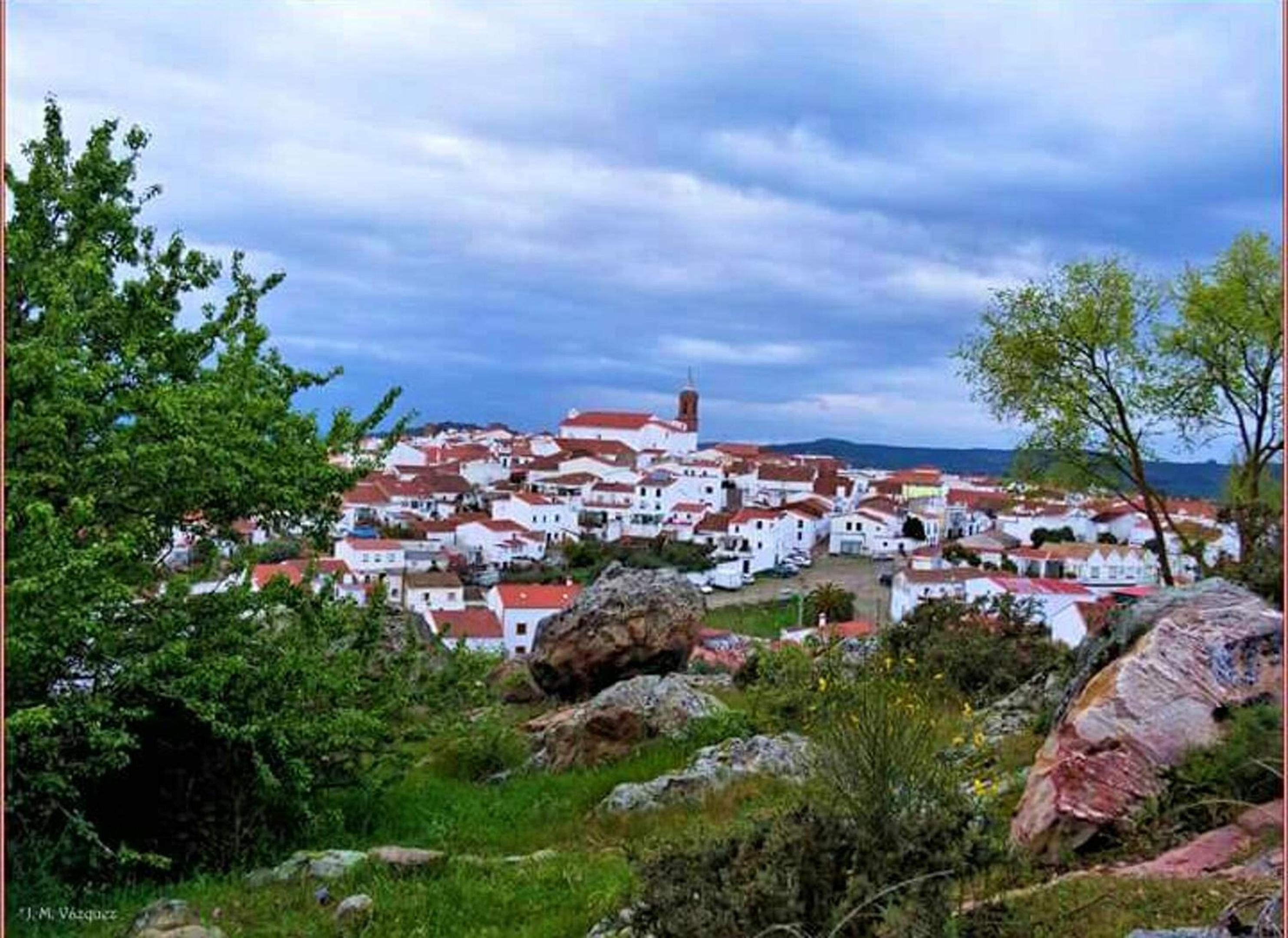 Charming house with mountain view in Encinasola, fireplace