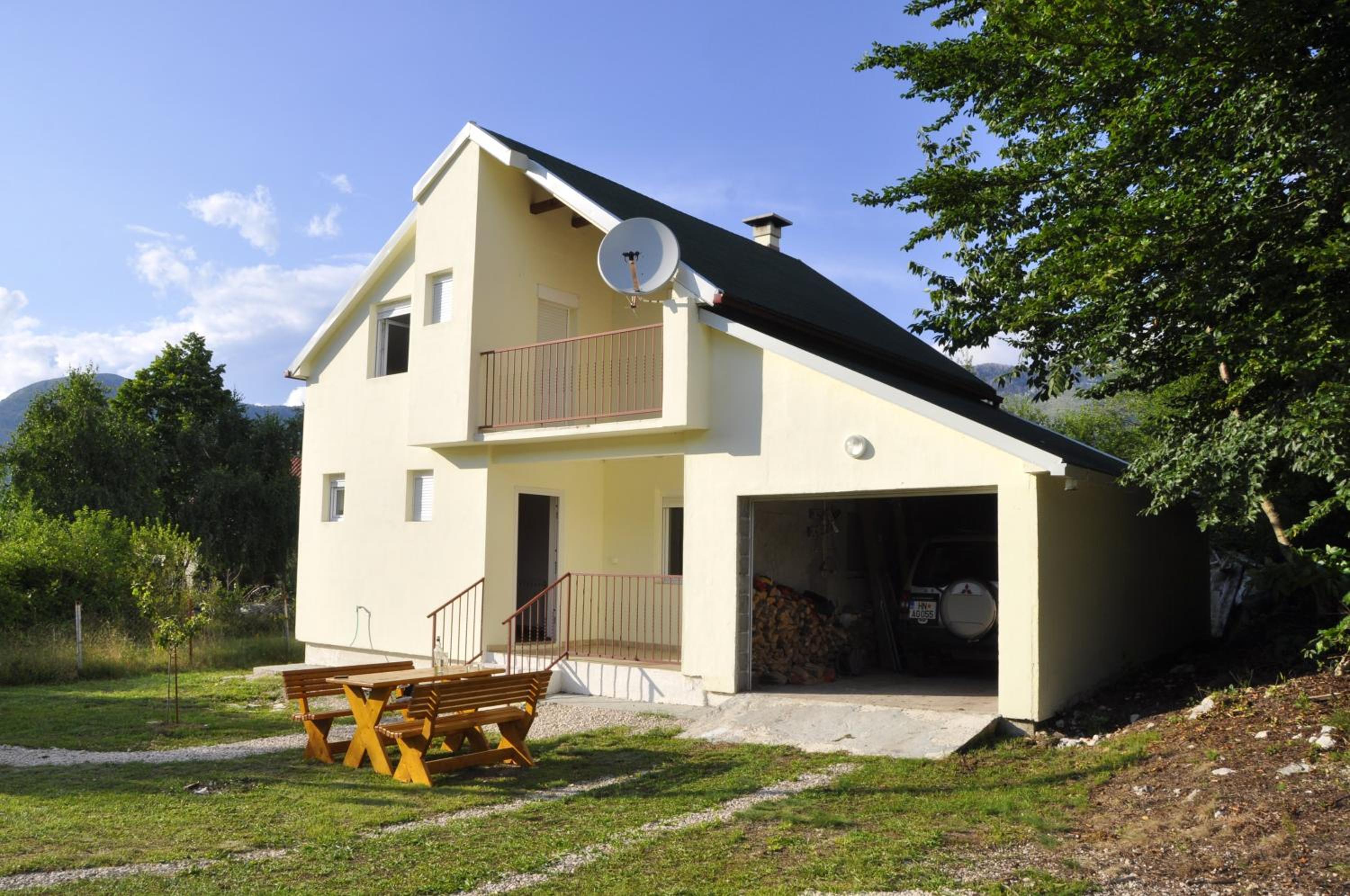 Charming chalet in Herceg Novi with fenced garden view 2