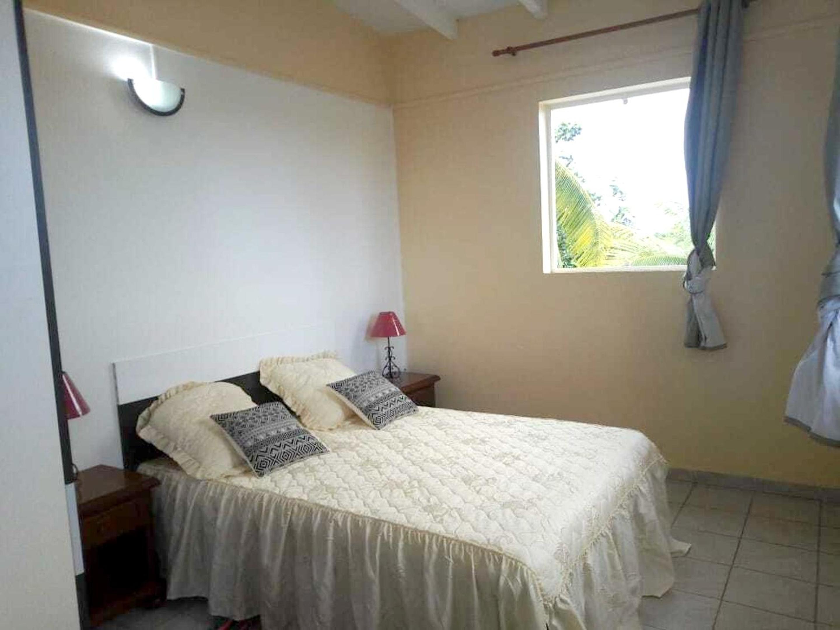 Appartement confortable a Lamentin jardin cloture 80 m²