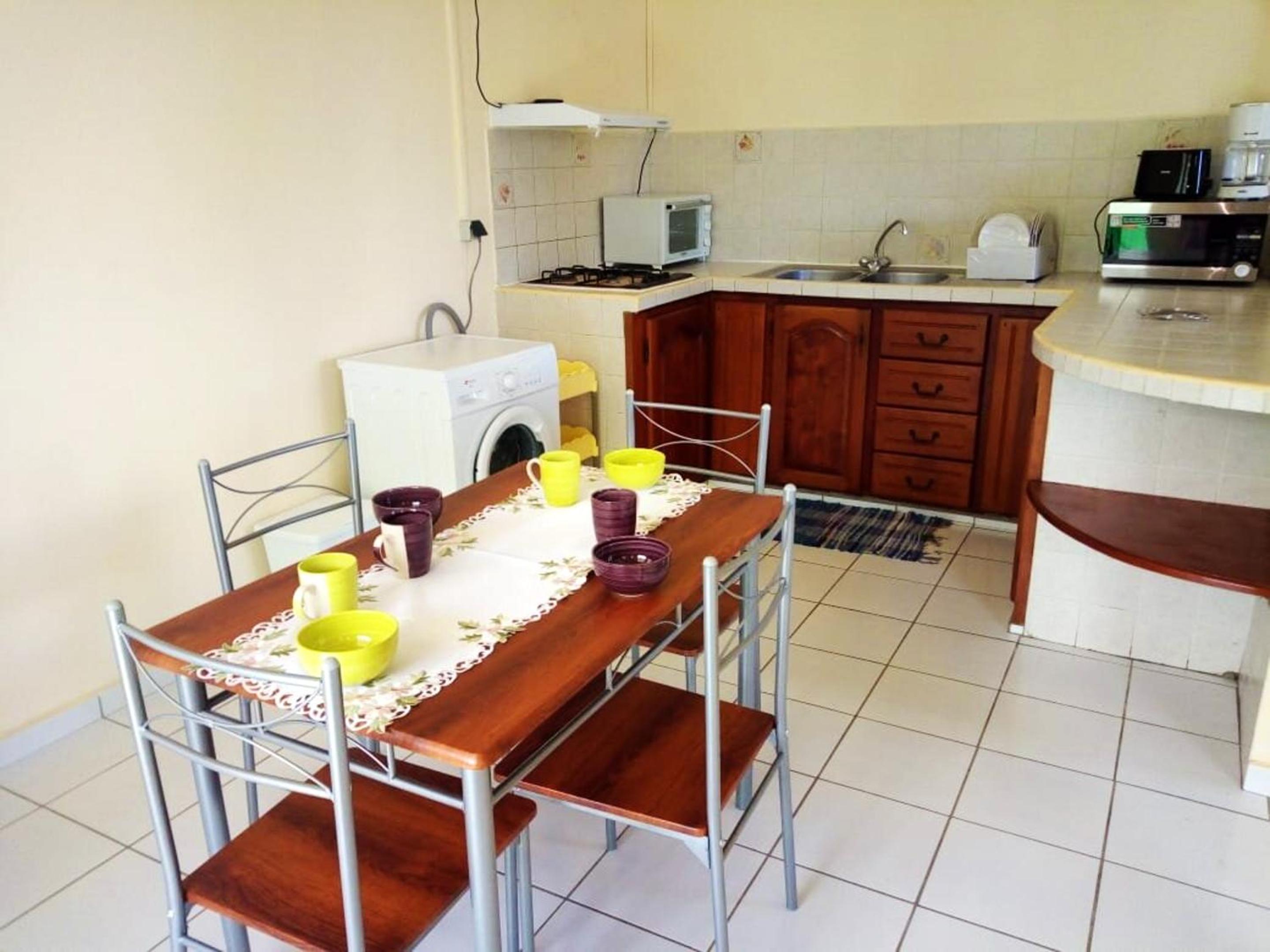 Appartement confortable a Lamentin jardin cloture 80 m²