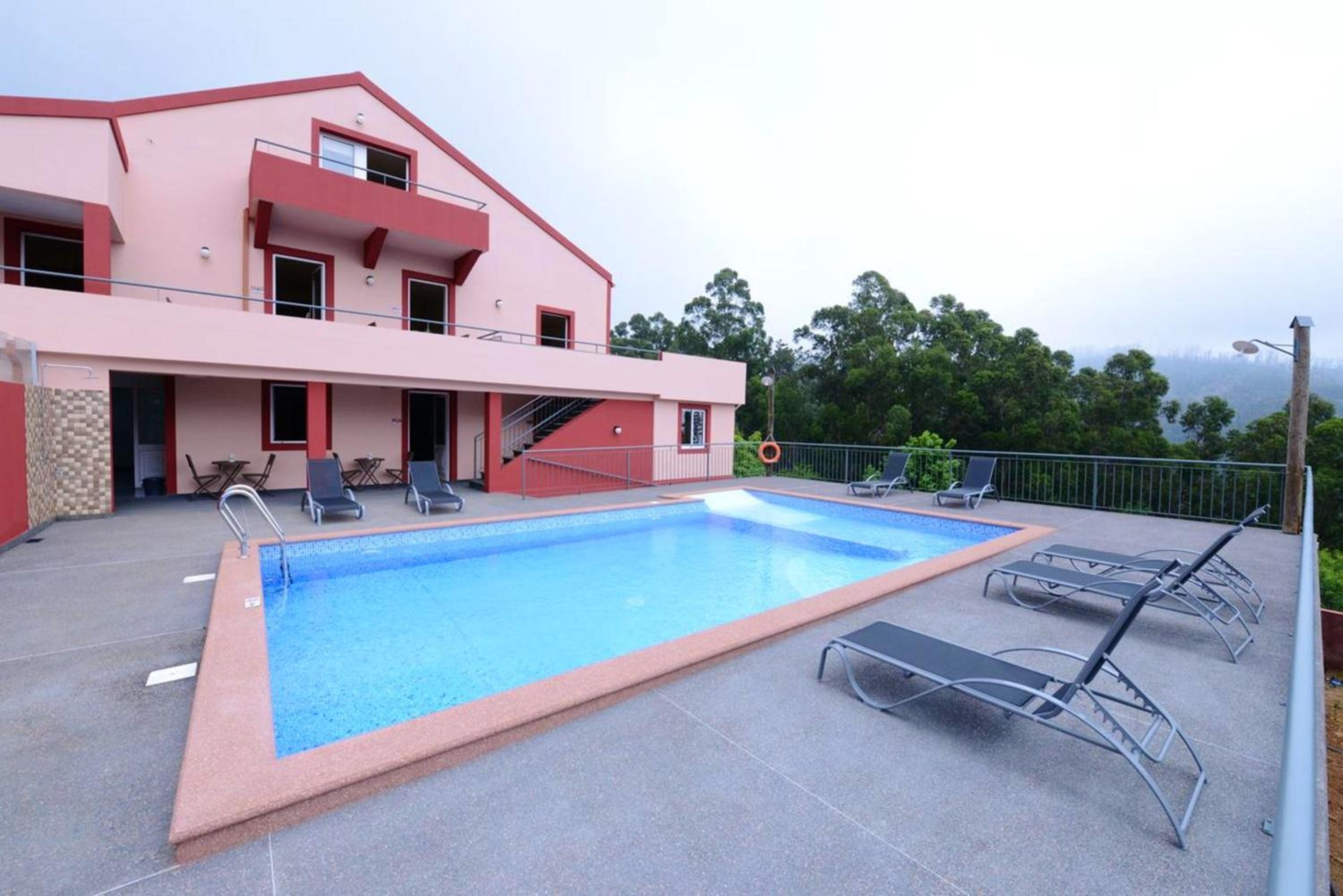 Charming Apartment in Prazeres with Shared Pool - 150 m²