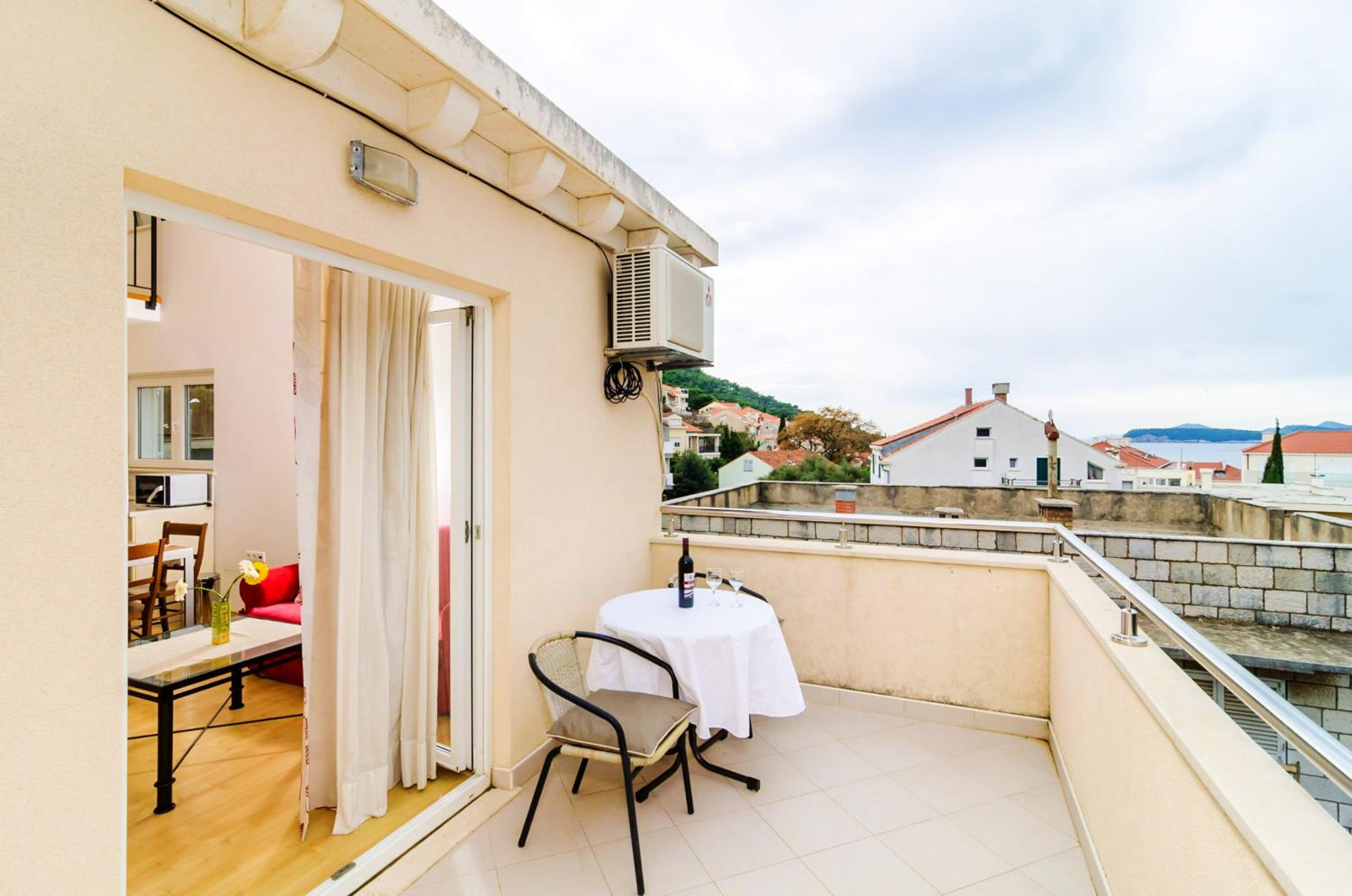 Chic Apartment with Sea View in Dubrovnik - 48 sqm