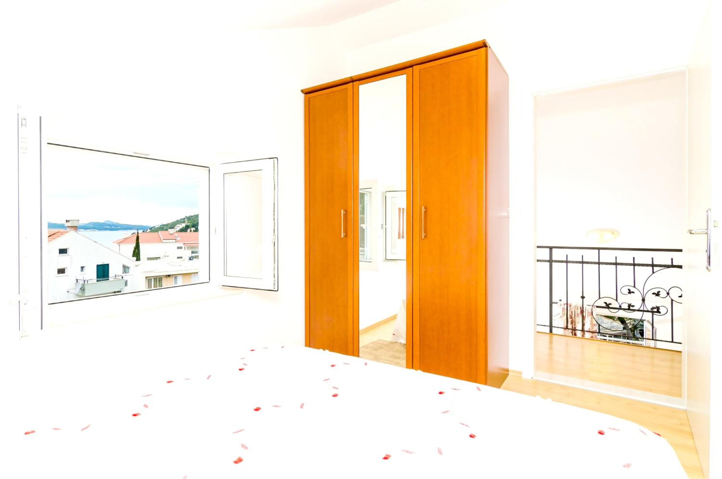 Chic Apartment with Sea View in Dubrovnik - 48 sqm