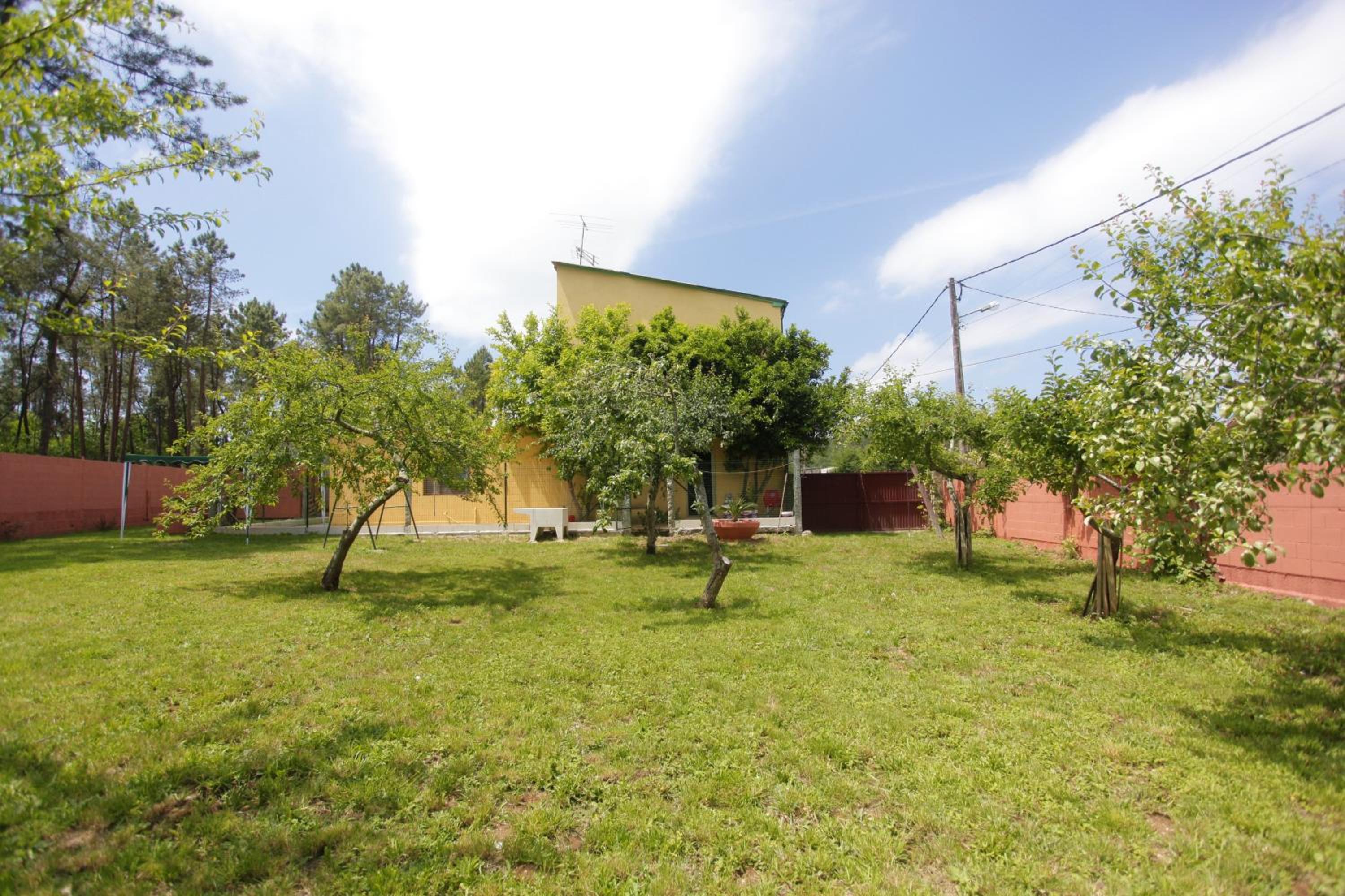 Spacious House with Garden in Touro – Family-Friendly view 3