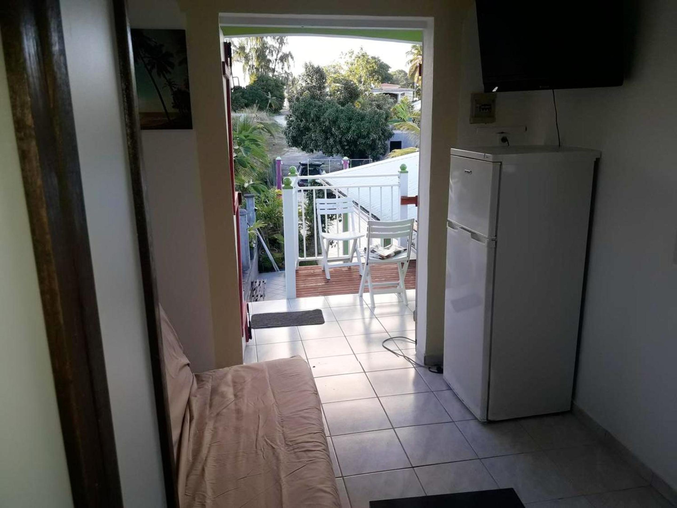 Appartement elegant a Sainte Anne 35 m² avec piscine view 5