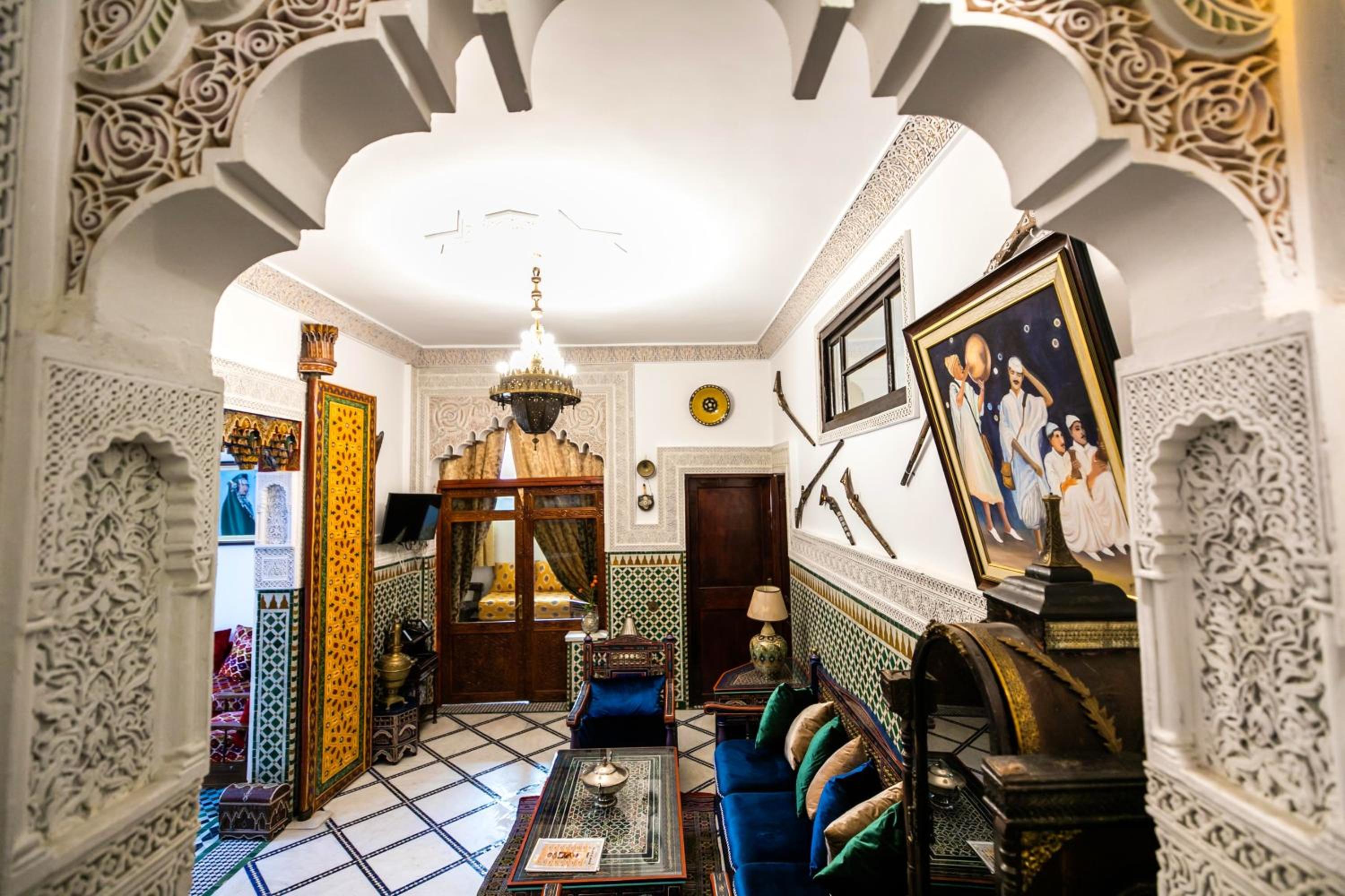 Spacious Apartment in Fès with Private Pool, 150 sqm view 3