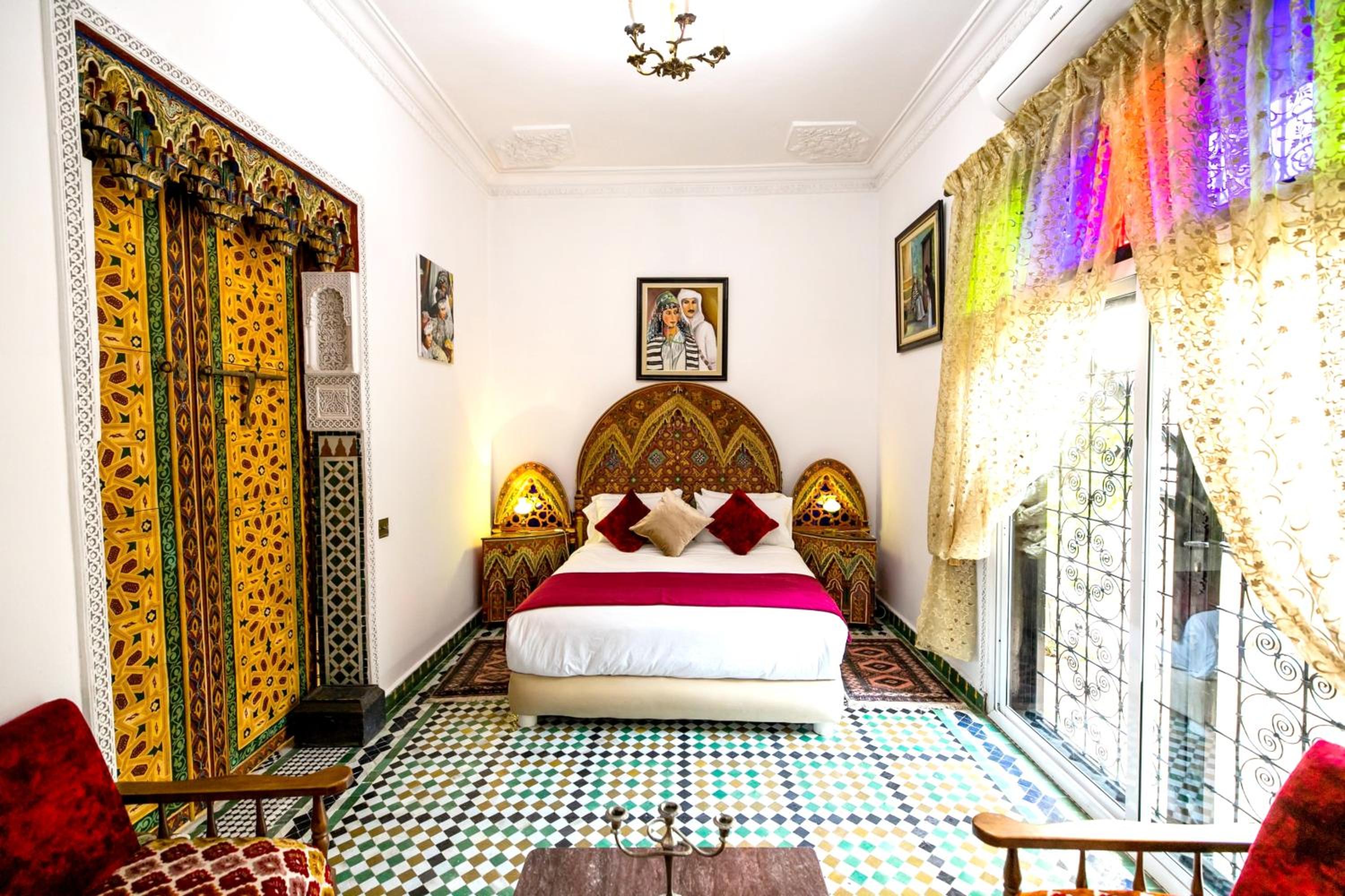 Spacious Apartment in Fès with Private Pool, 150 sqm view 2