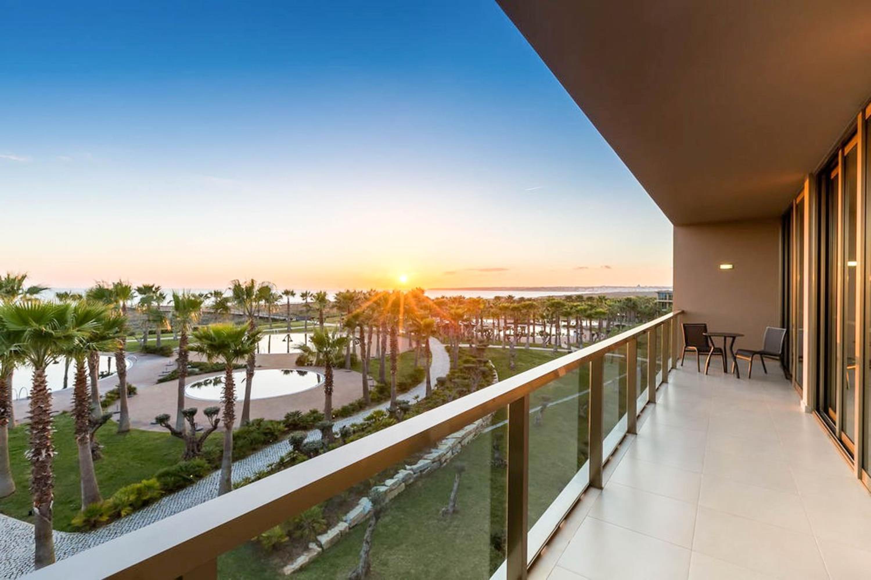 Comfortable Apartment with Shared Pool in Guia 110 m² view 3